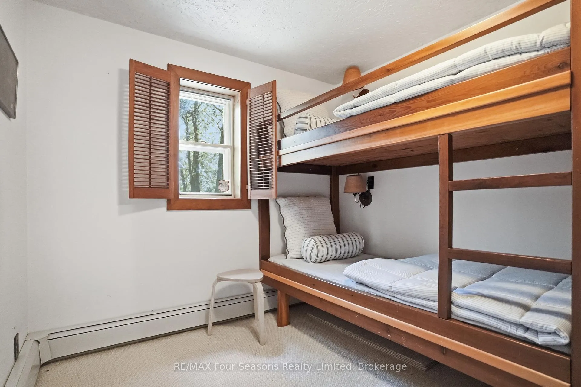 Photo 9 of 105 St Moritz Crescent, Blue Mountains — HOMEH