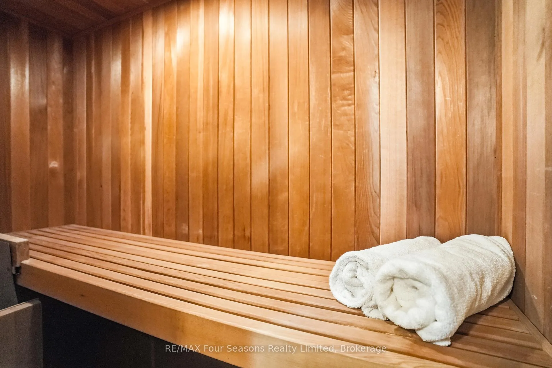 Photo 11 of 105 St Moritz Crescent, Blue Mountains — HOMEH