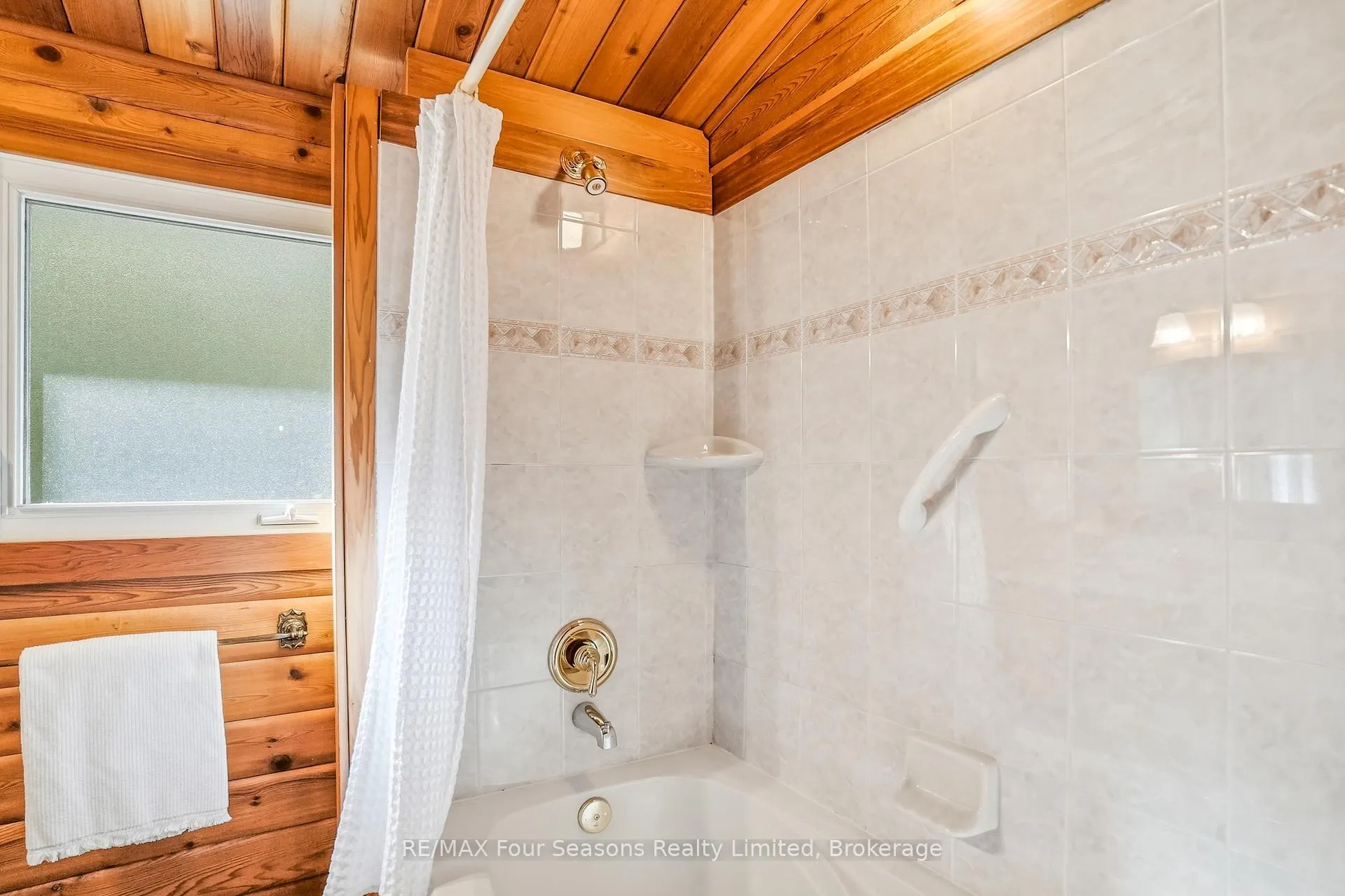 Photo 26 of 105 St Moritz Crescent, Blue Mountains — HOMEH