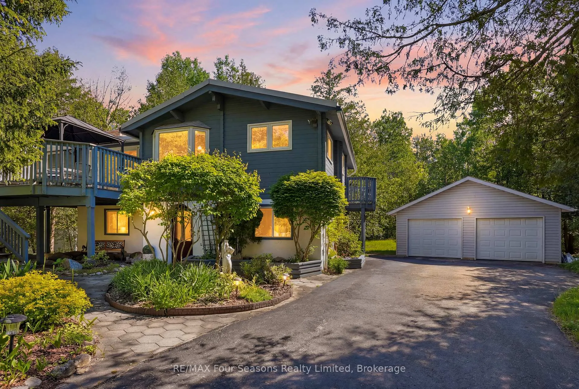 Photo 34 of 105 St Moritz Crescent, Blue Mountains — HOMEH
