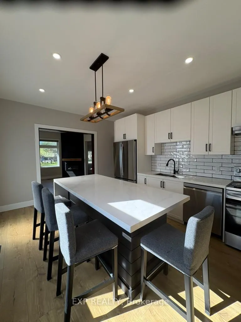 Photo 6 of 385 Hugel Avenue, Midland — HOMEH