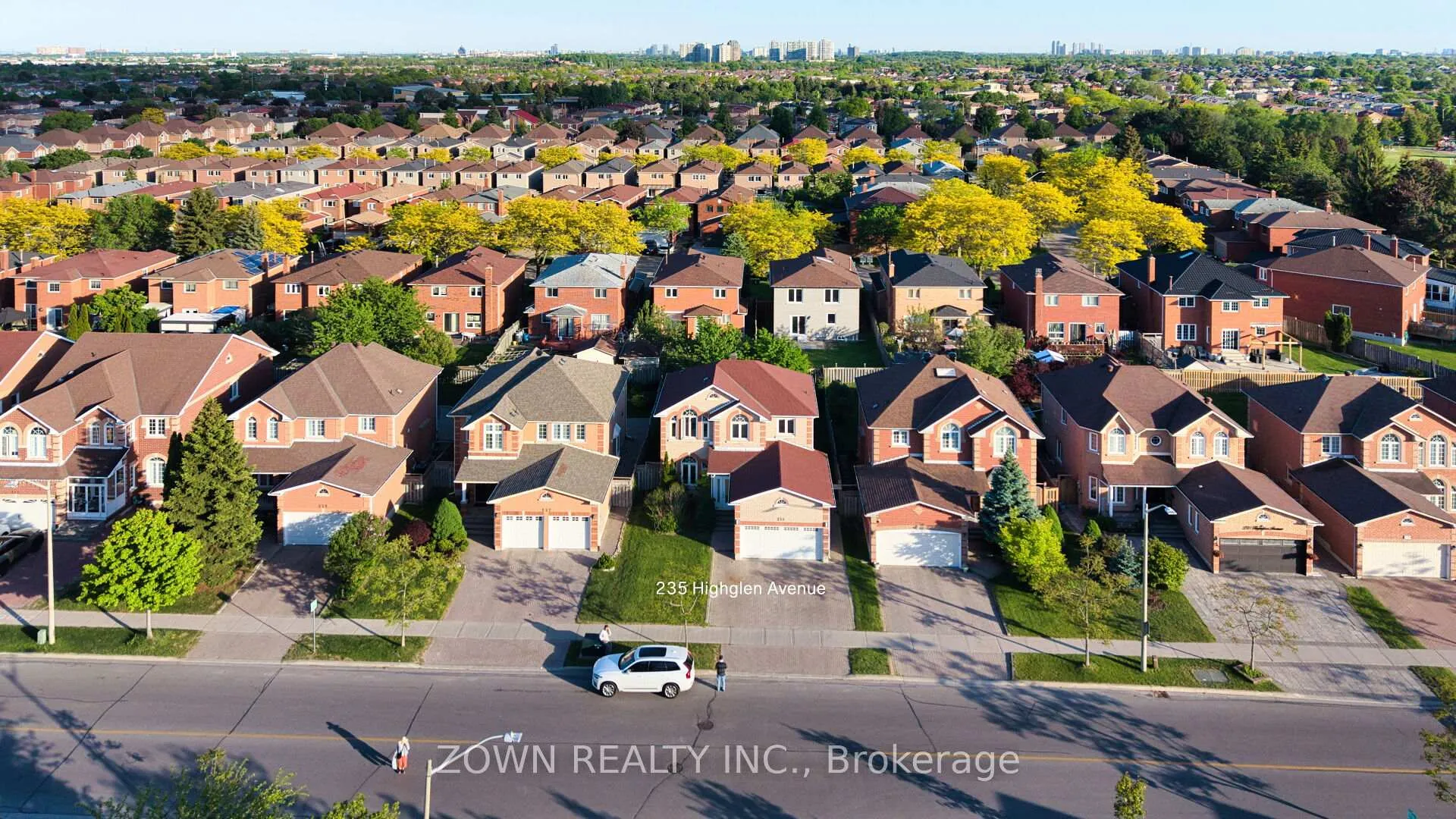 Photo 2 of 235 Highglen Avenue, Markham, Milliken Mills East — HOMEH