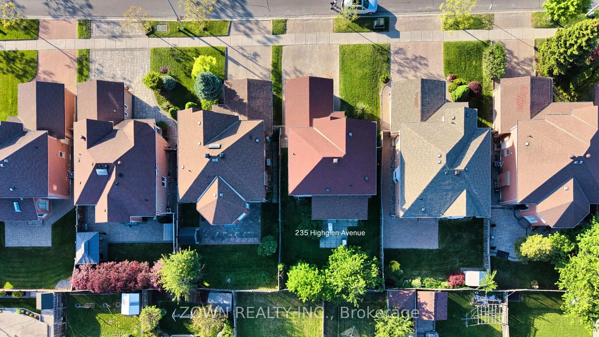 Photo 4 of 235 Highglen Avenue, Markham, Milliken Mills East — HOMEH