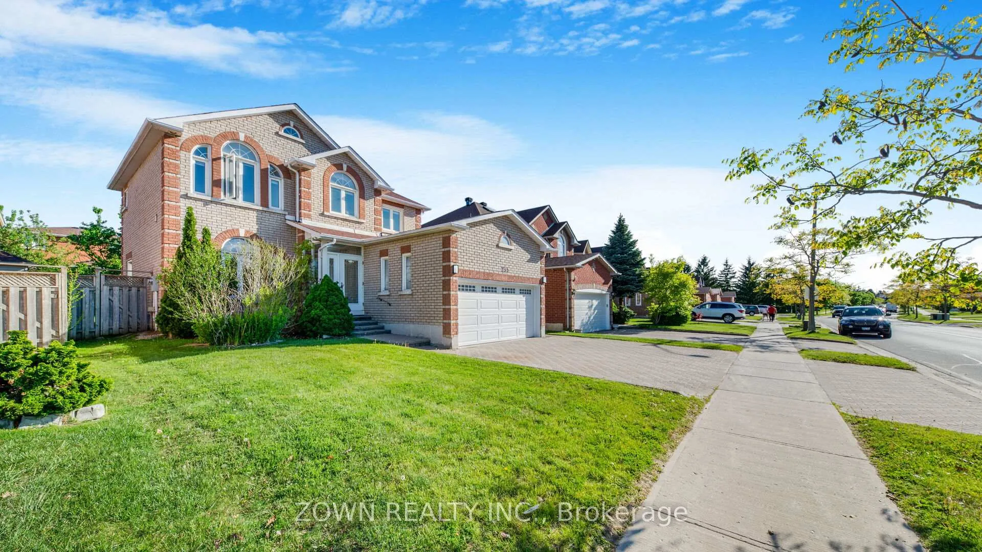Photo 5 of 235 Highglen Avenue, Markham, Milliken Mills East — HOMEH