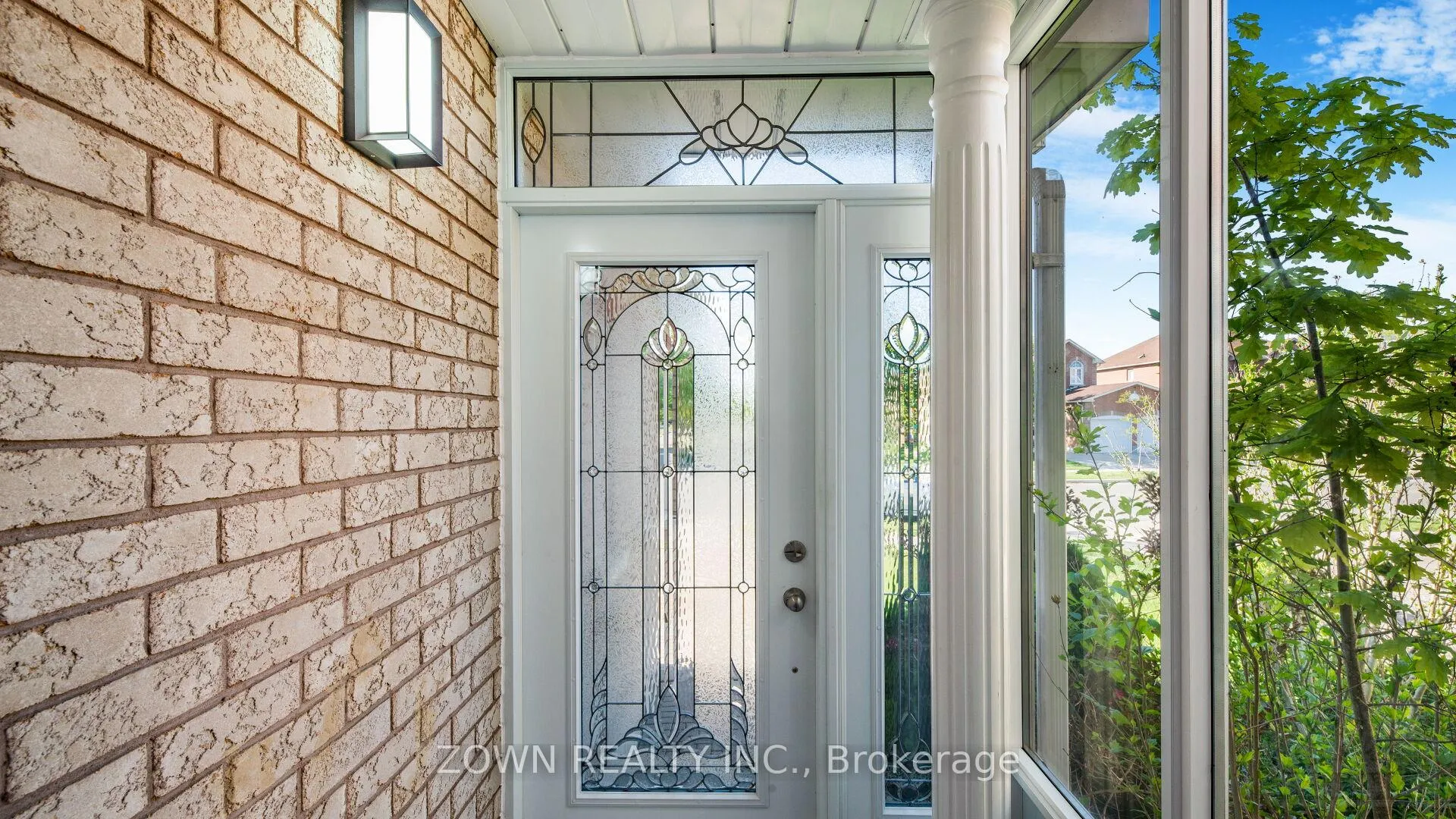 Photo 8 of 235 Highglen Avenue, Markham, Milliken Mills East — HOMEH