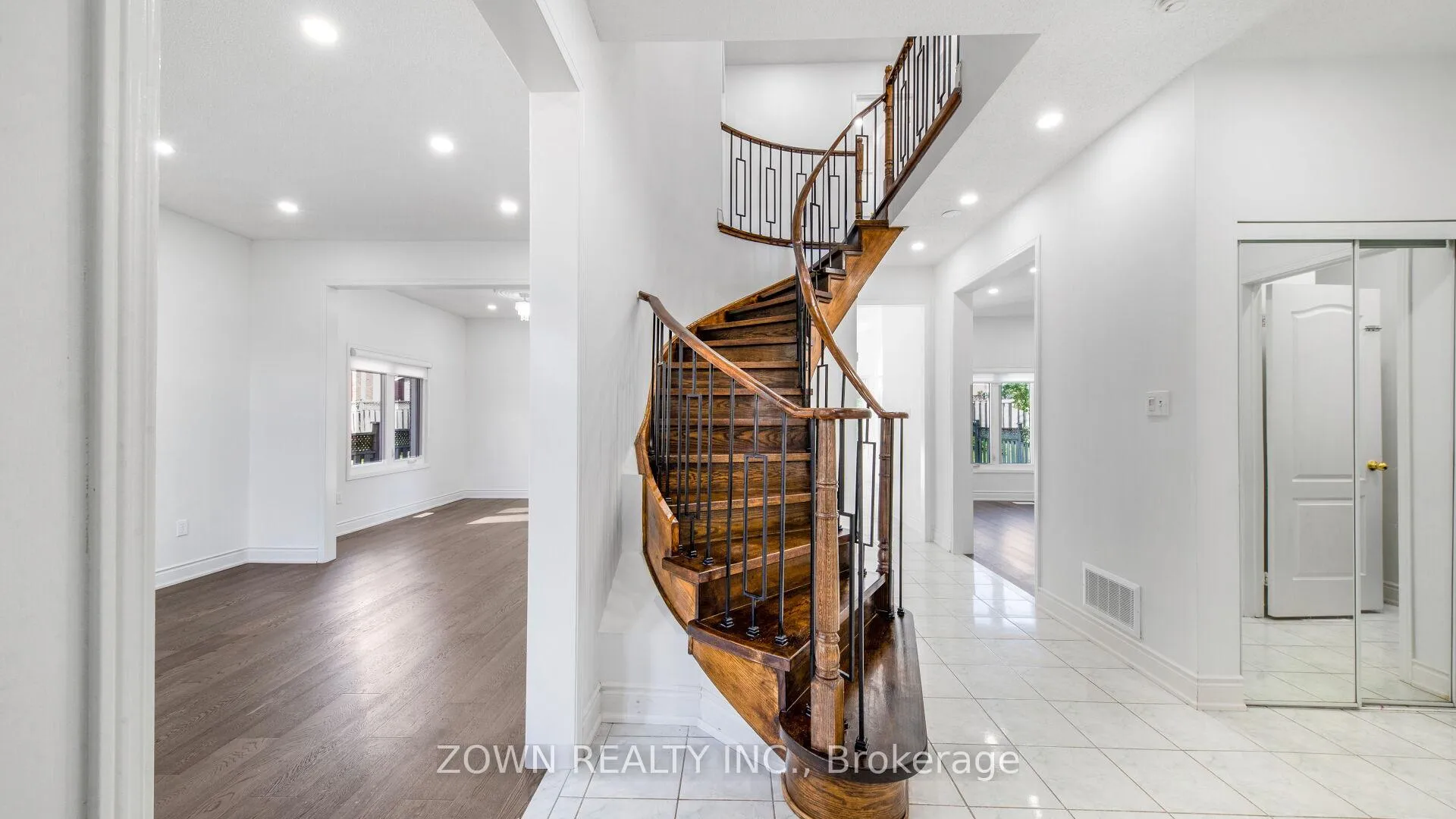 Photo 9 of 235 Highglen Avenue, Markham, Milliken Mills East — HOMEH
