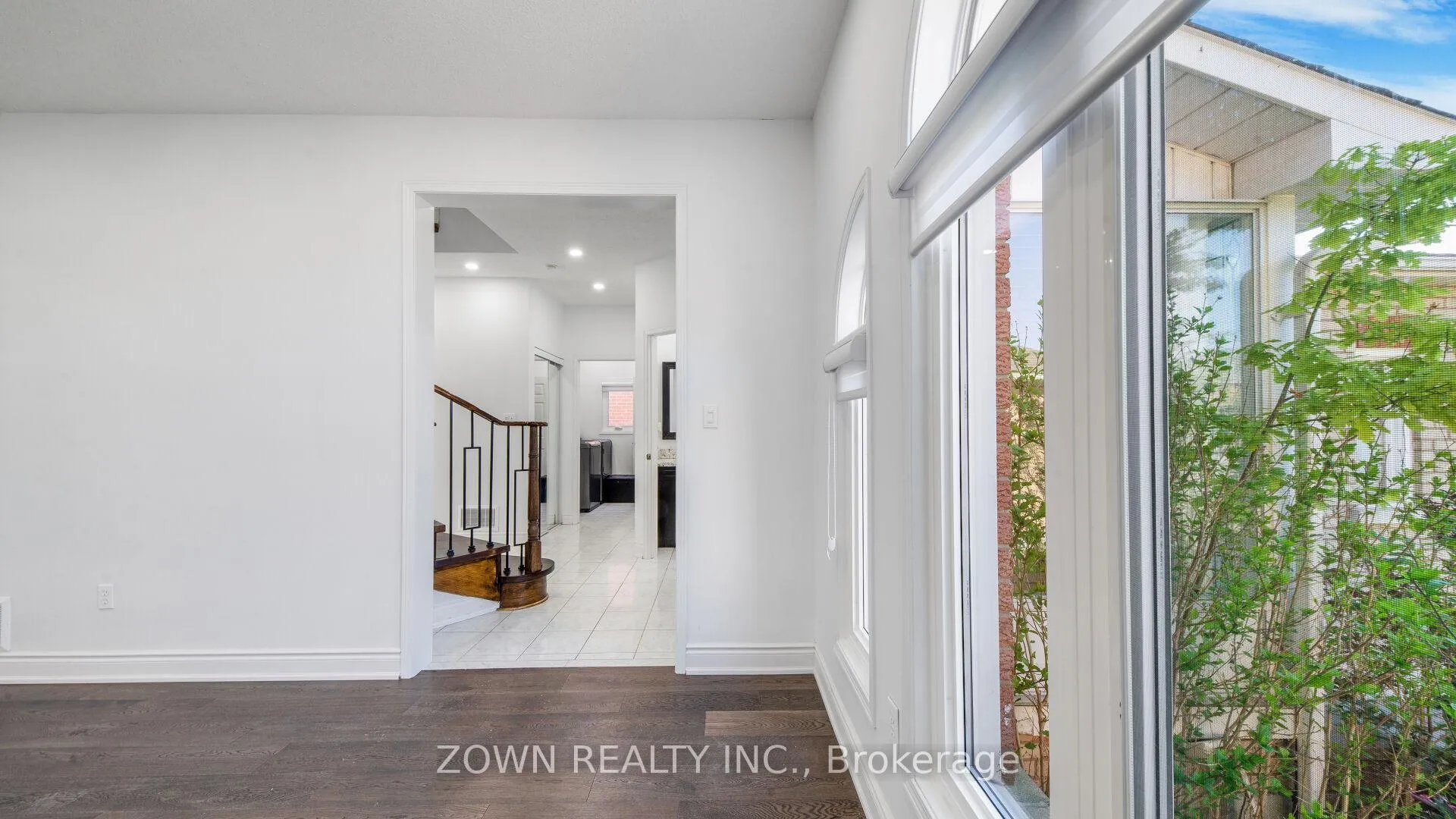 Photo 10 of 235 Highglen Avenue, Markham, Milliken Mills East — HOMEH