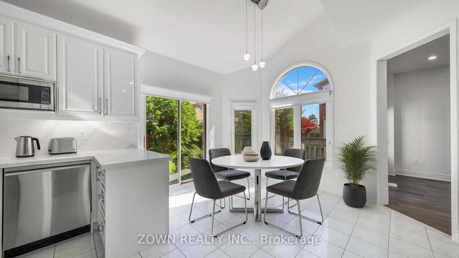 Photo 16 of 235 Highglen Avenue, Markham, Milliken Mills East — HOMEH