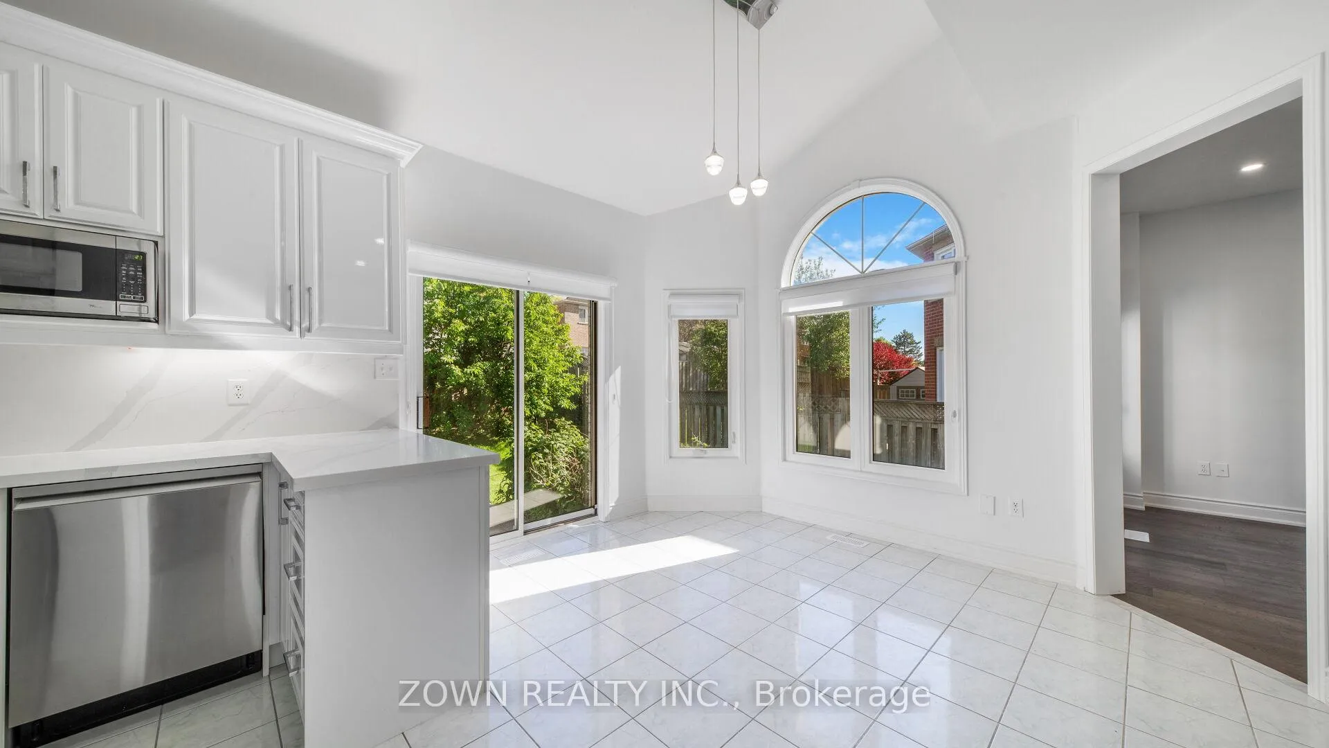 Photo 17 of 235 Highglen Avenue, Markham, Milliken Mills East — HOMEH