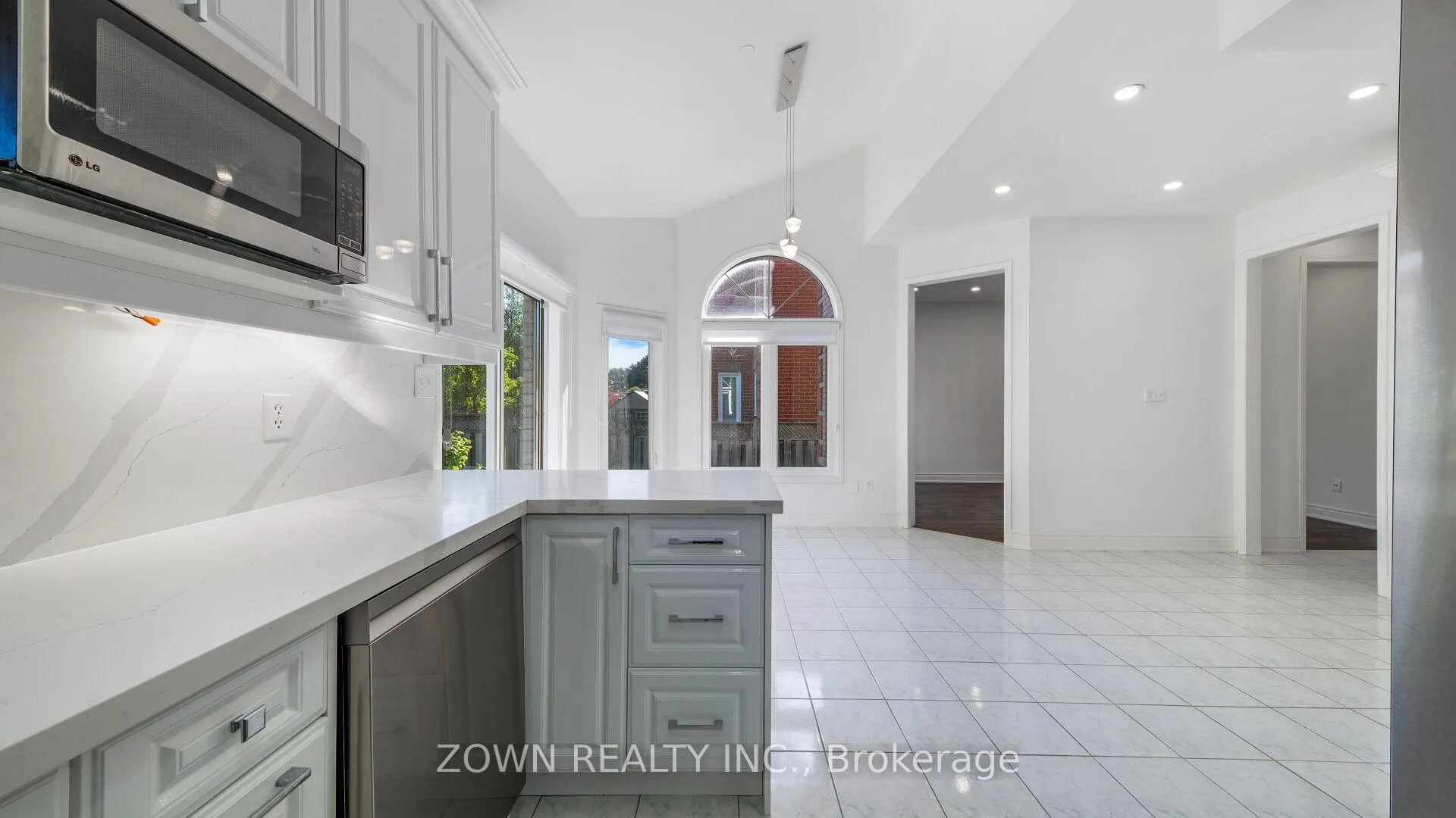 Photo 20 of 235 Highglen Avenue, Markham, Milliken Mills East — HOMEH