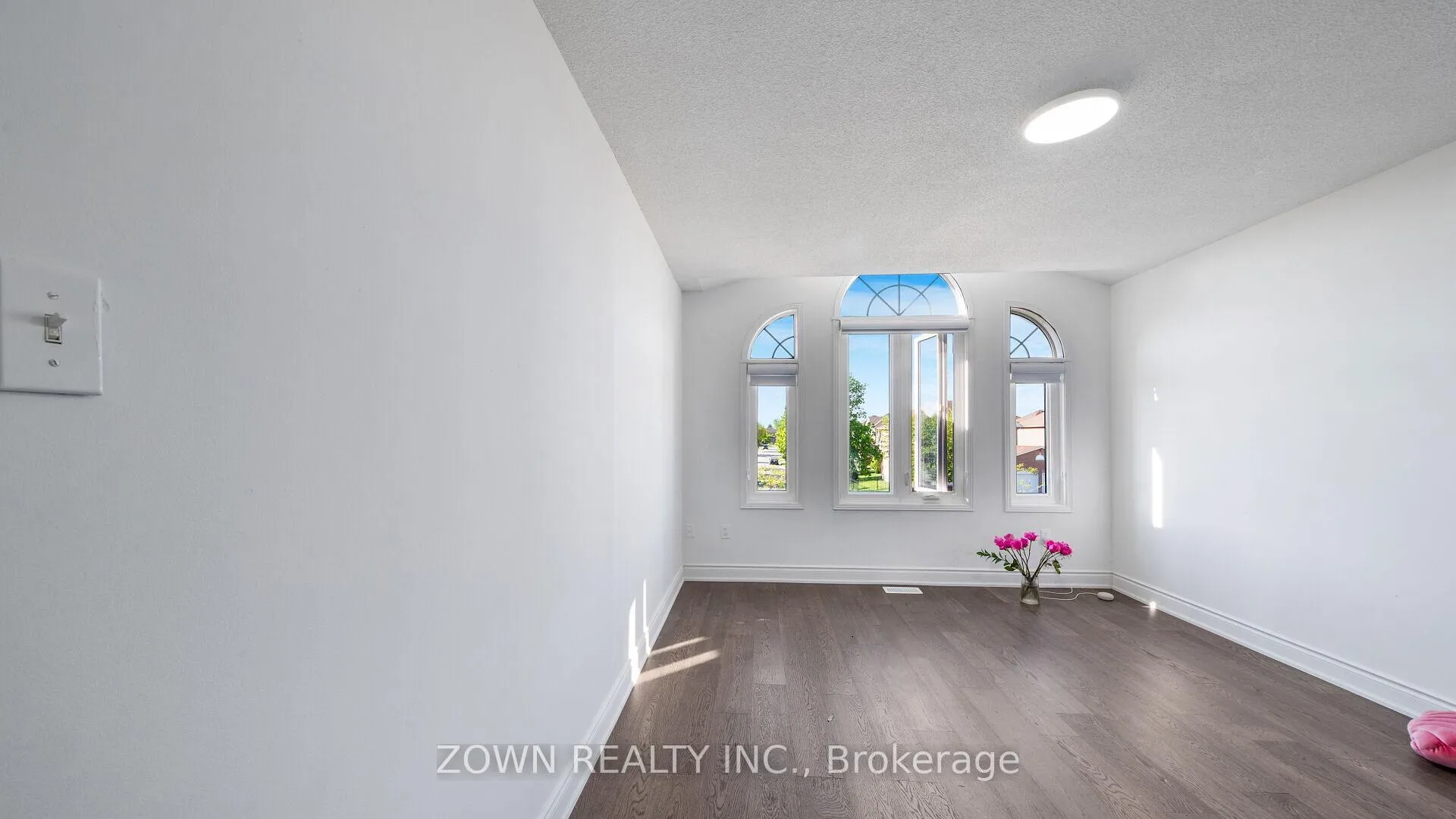 Photo 32 of 235 Highglen Avenue, Markham, Milliken Mills East — HOMEH