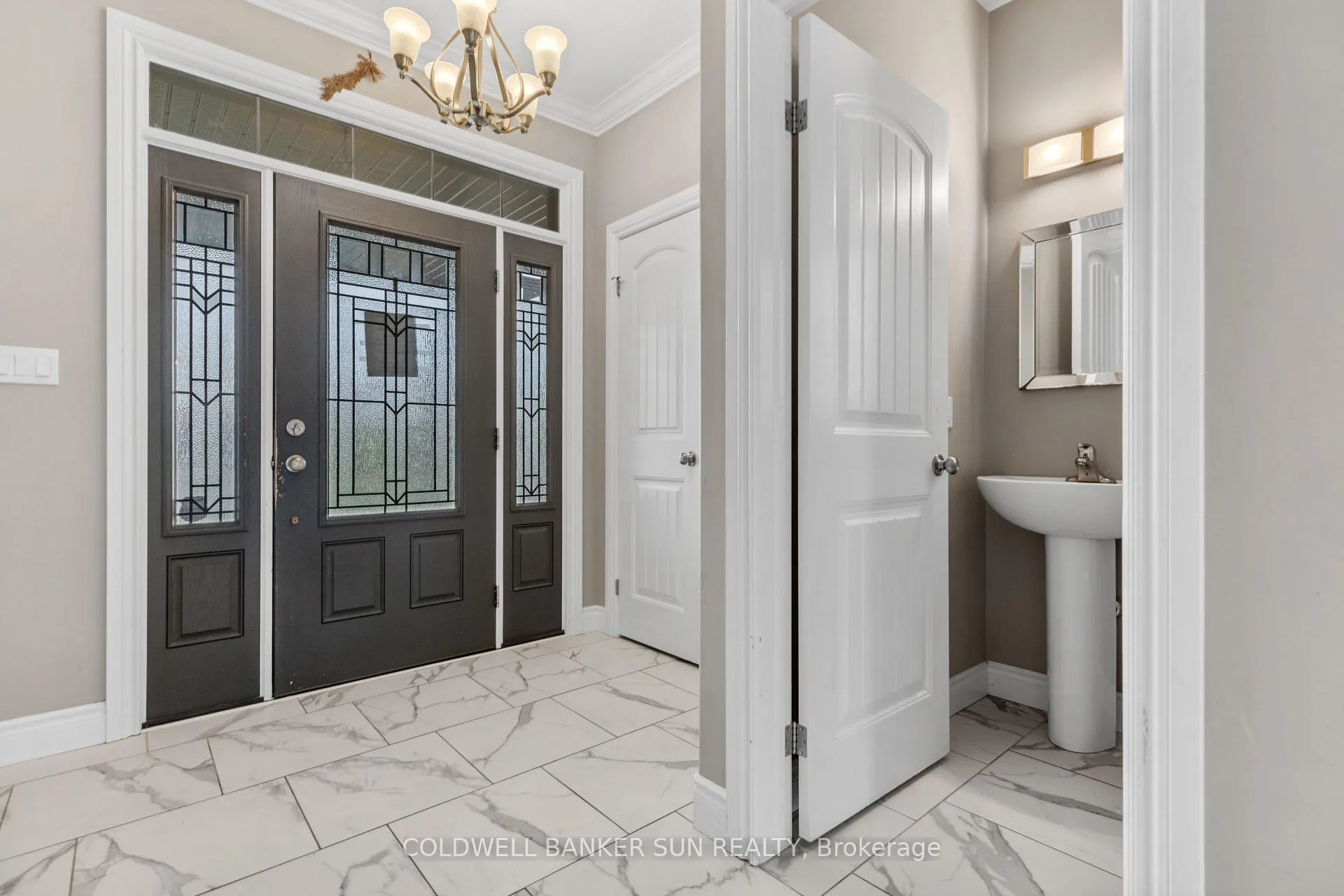 Photo 4 of 2191 Westpoint Heights, London, South V — HOMEH