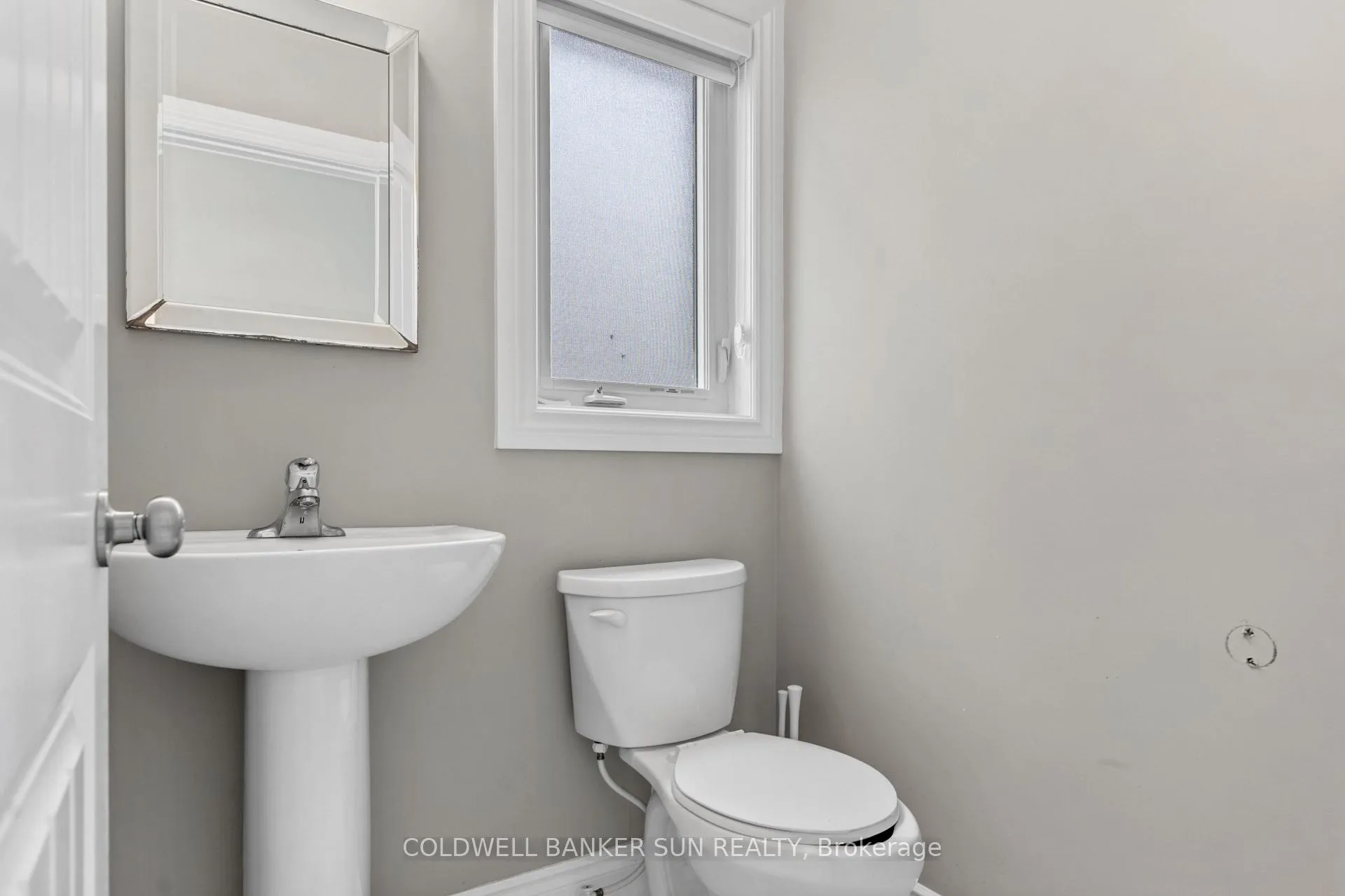 Photo 5 of 2191 Westpoint Heights, London, South V — HOMEH