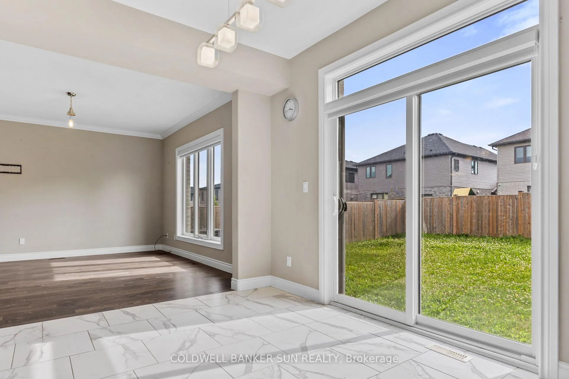 Photo 7 of 2191 Westpoint Heights, London, South V — HOMEH
