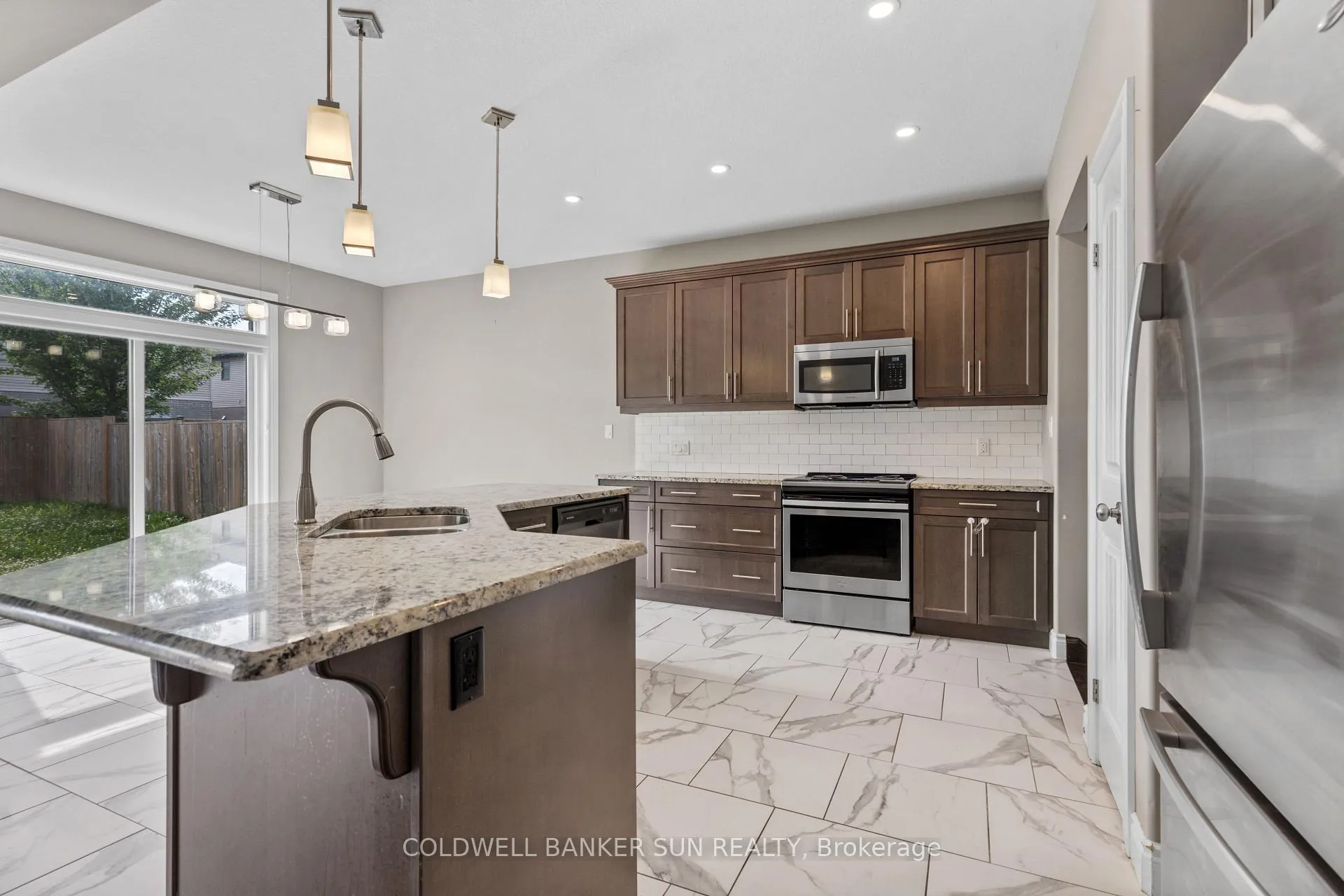 Photo 8 of 2191 Westpoint Heights, London, South V — HOMEH