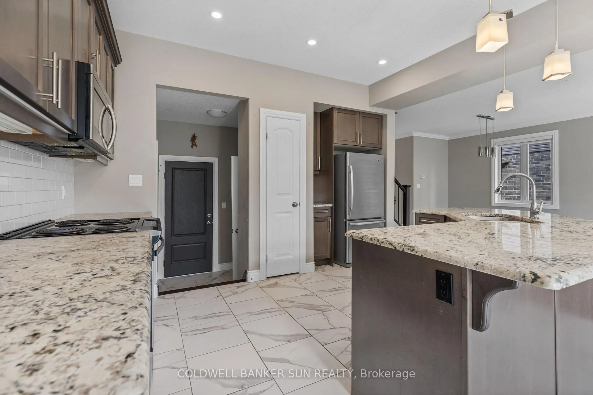 Photo 9 of 2191 Westpoint Heights, London, South V — HOMEH