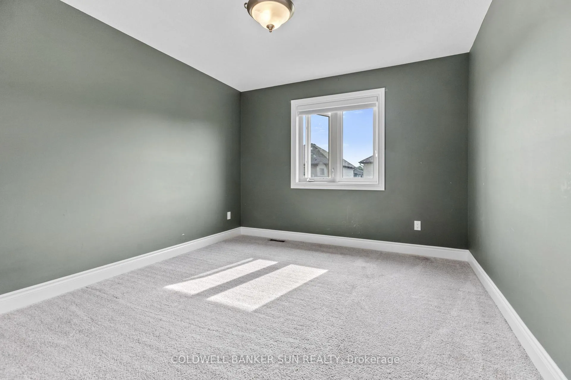 Photo 16 of 2191 Westpoint Heights, London, South V — HOMEH