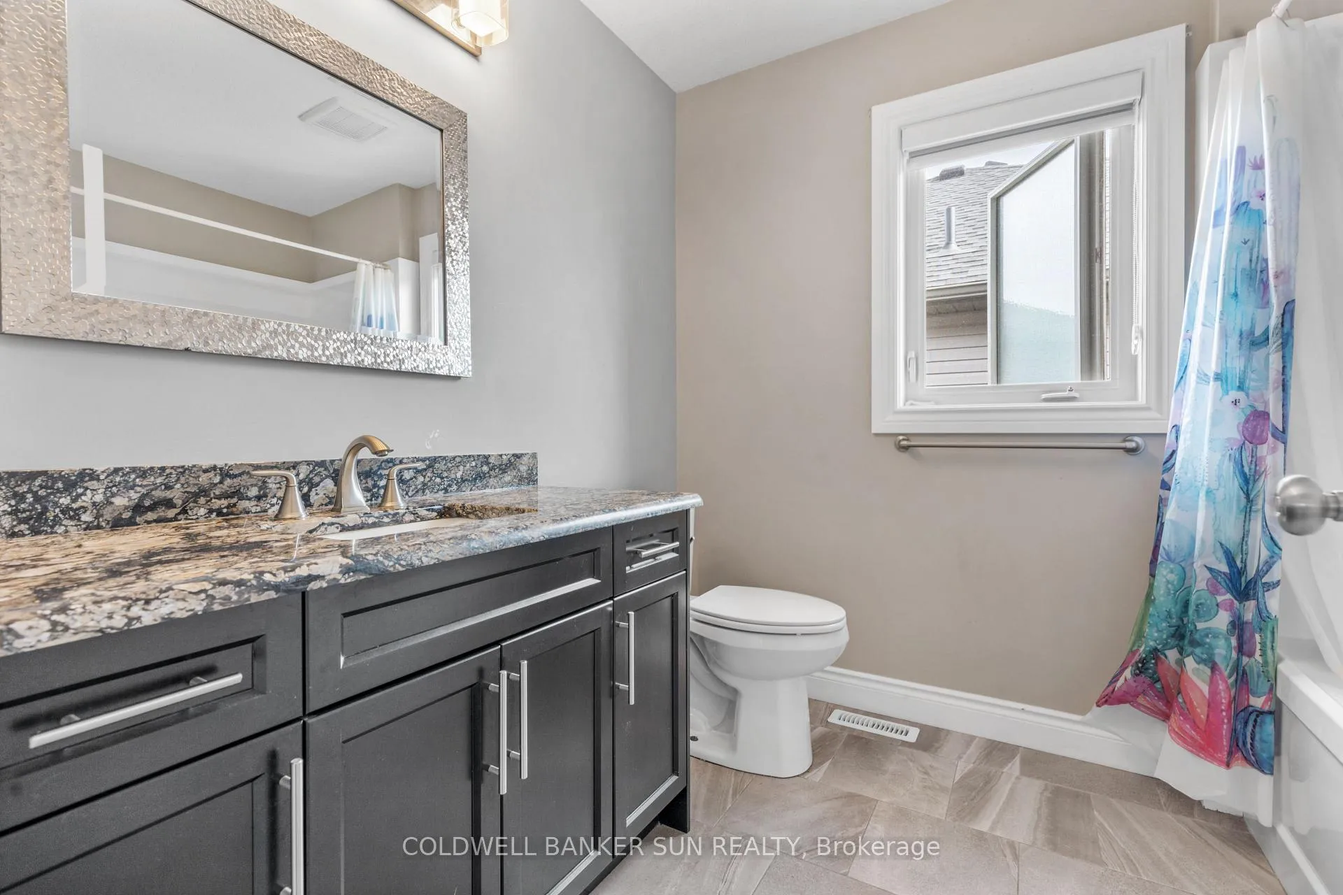 Photo 18 of 2191 Westpoint Heights, London, South V — HOMEH