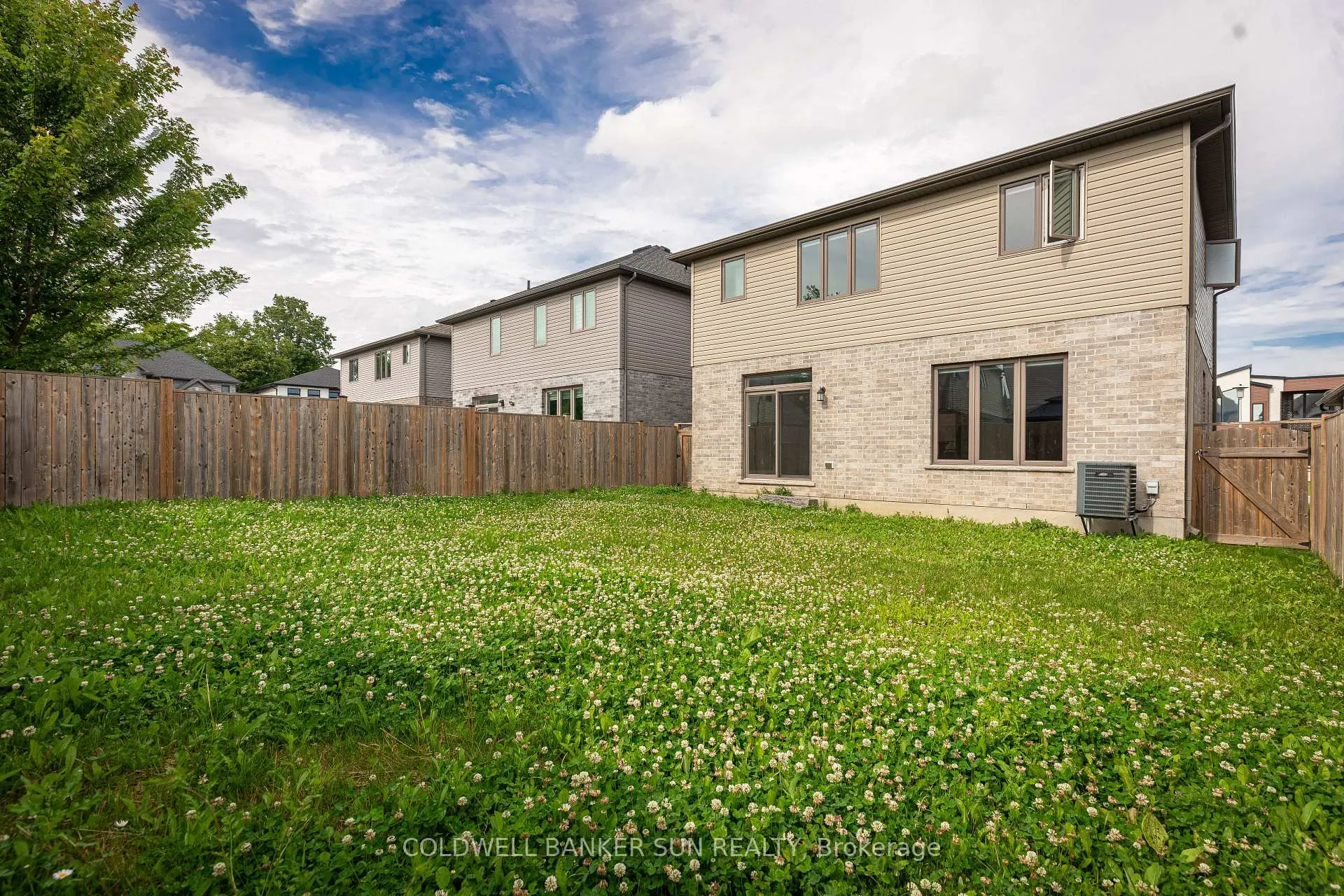 Photo 24 of 2191 Westpoint Heights, London, South V — HOMEH