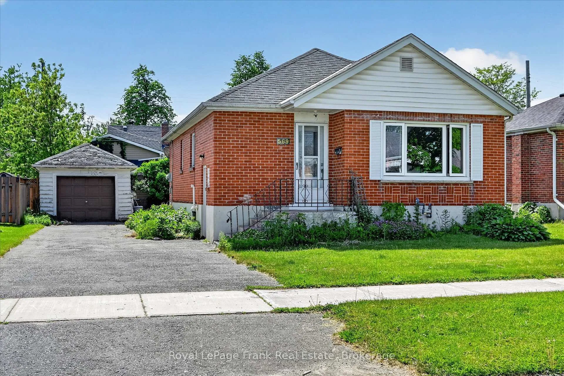 Photo 2 of 569 Steele Avenue, Peterborough, Otonabee Ward 1 — HOMEH