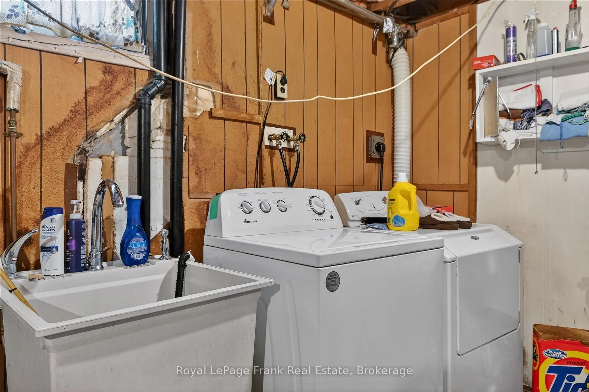 Photo 23 of 569 Steele Avenue, Peterborough, Otonabee Ward 1 — HOMEH