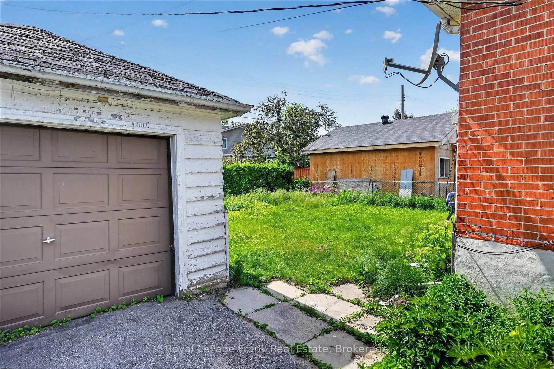 Photo 25 of 569 Steele Avenue, Peterborough, Otonabee Ward 1 — HOMEH