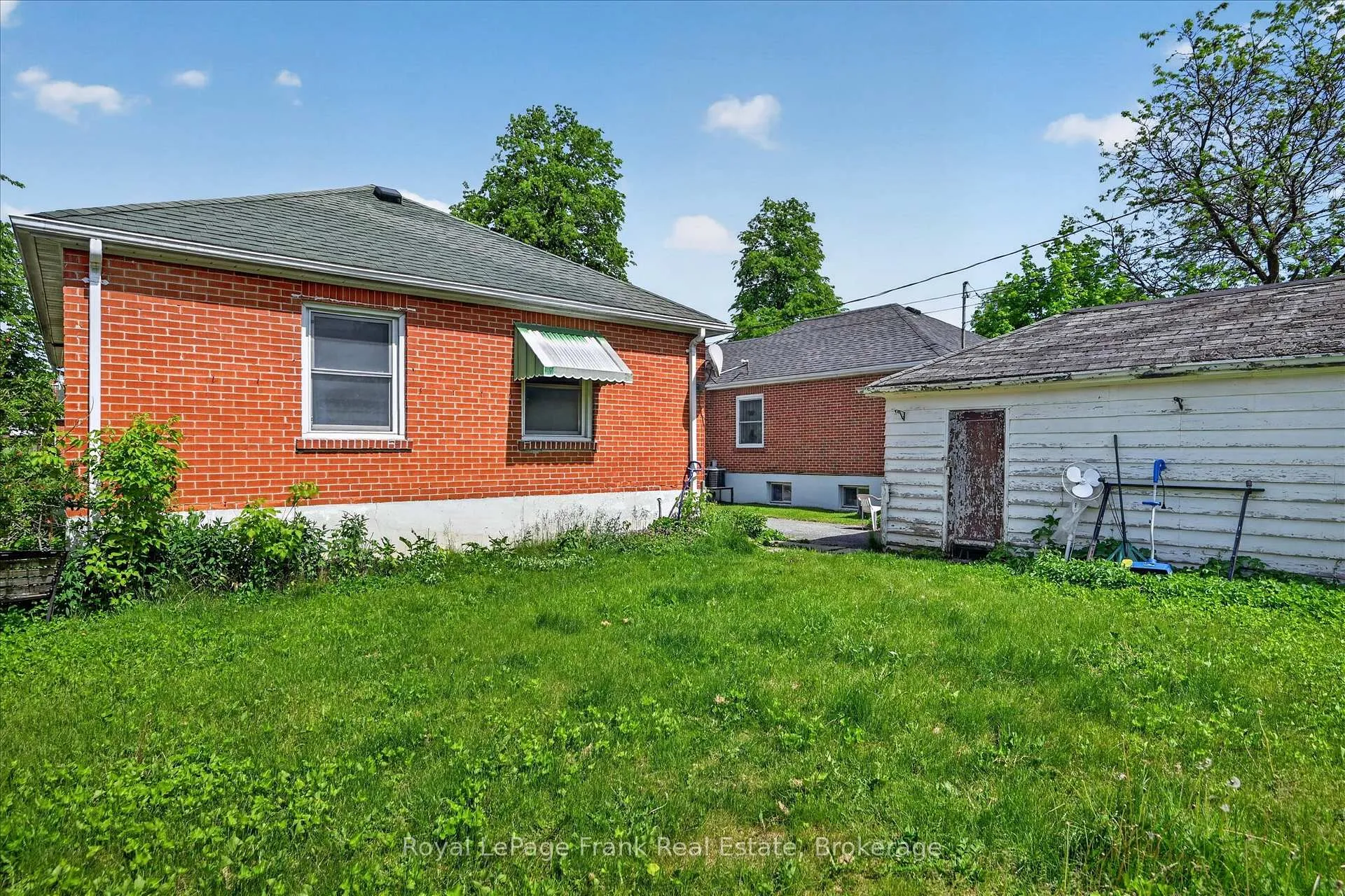 Photo 27 of 569 Steele Avenue, Peterborough, Otonabee Ward 1 — HOMEH