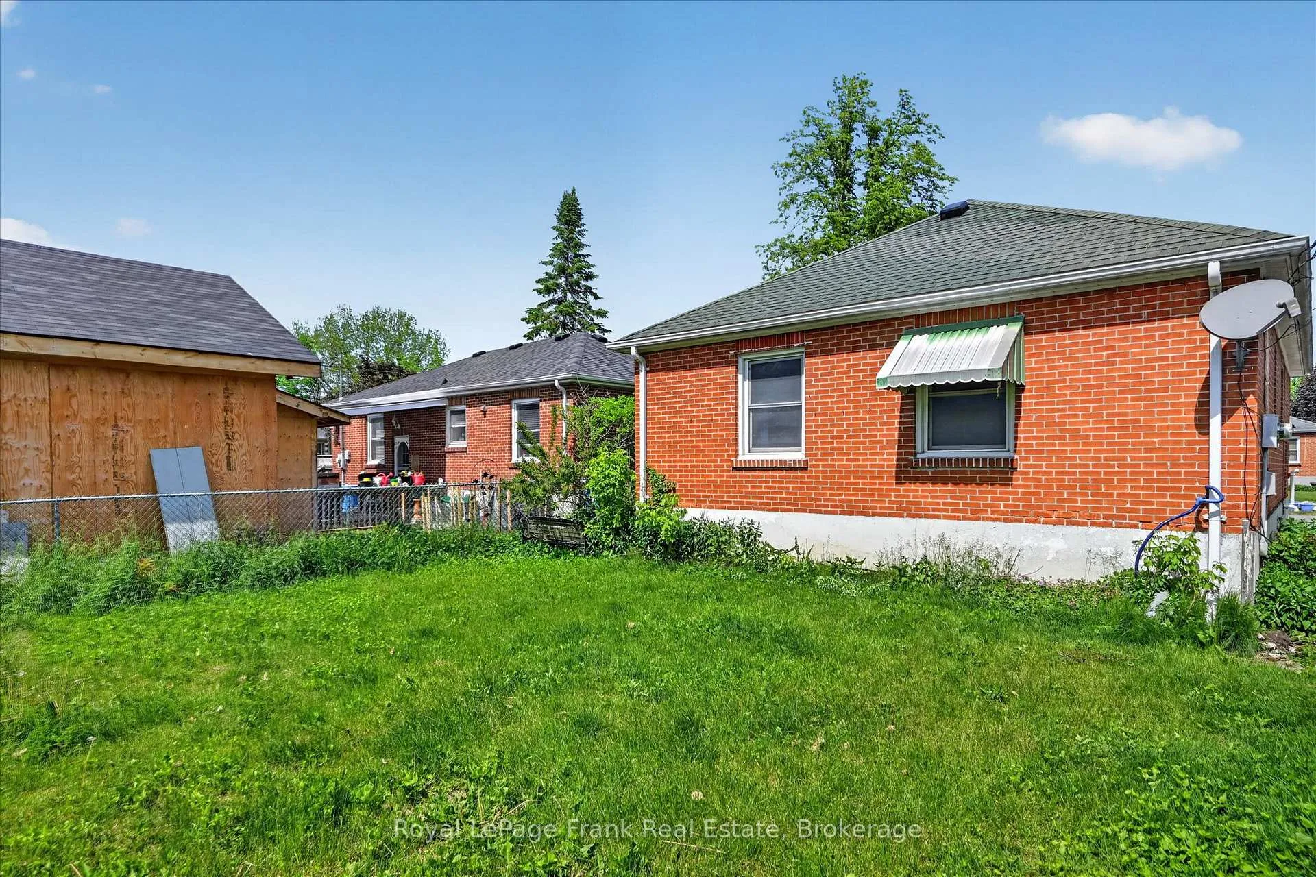 Photo 28 of 569 Steele Avenue, Peterborough, Otonabee Ward 1 — HOMEH