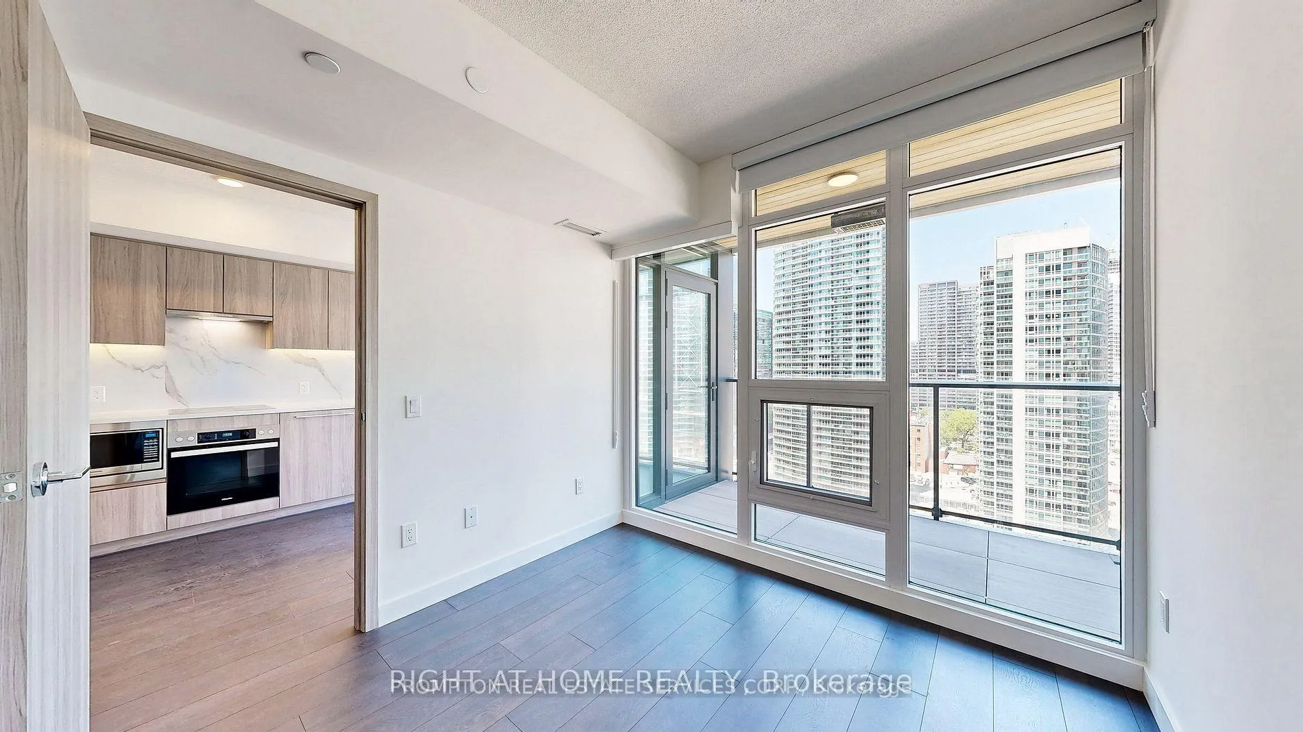 Photo 10 of Unit 2815, 1 Concord Cityplace Way, Toronto, Waterfront Communities — HOMEH