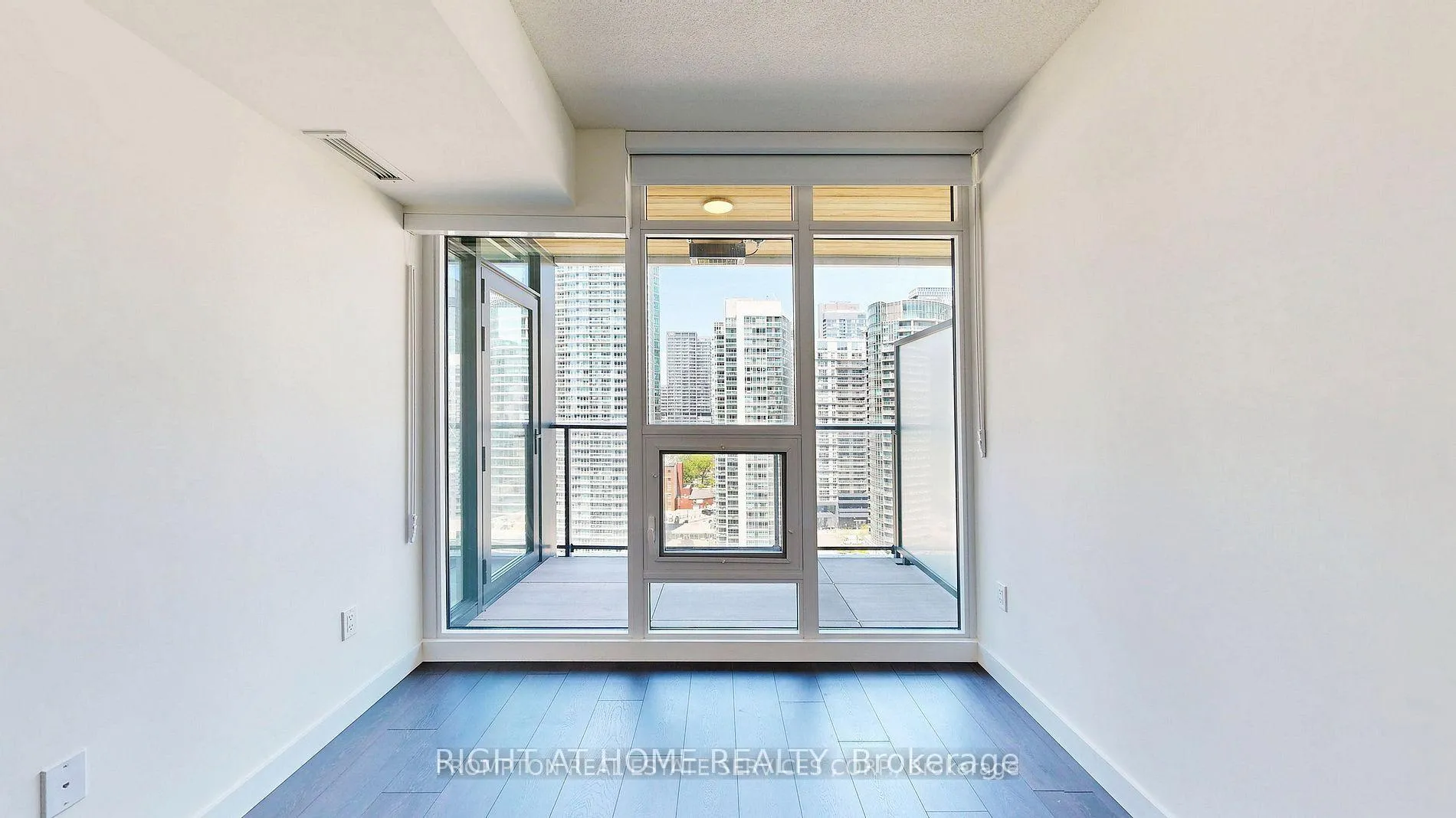 Photo 12 of Unit 2815, 1 Concord Cityplace Way, Toronto, Waterfront Communities — HOMEH