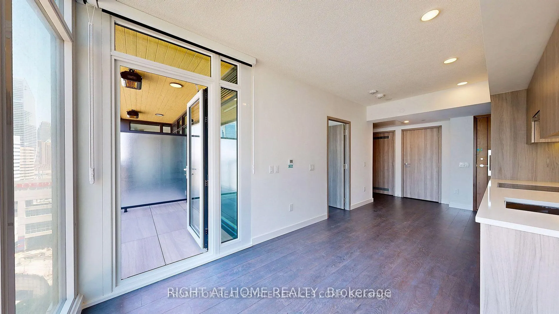 Photo 13 of Unit 2815, 1 Concord Cityplace Way, Toronto, Waterfront Communities — HOMEH