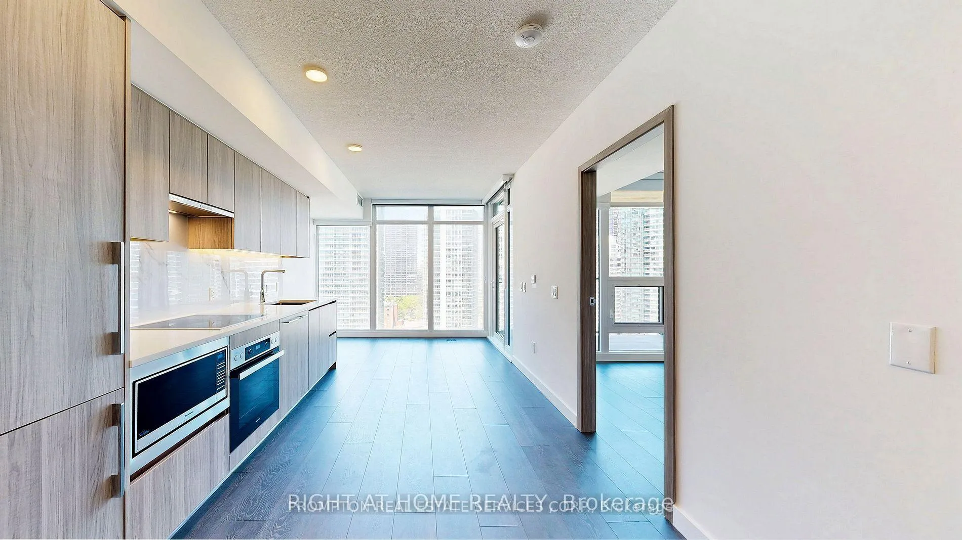 Photo 15 of Unit 2815, 1 Concord Cityplace Way, Toronto, Waterfront Communities — HOMEH