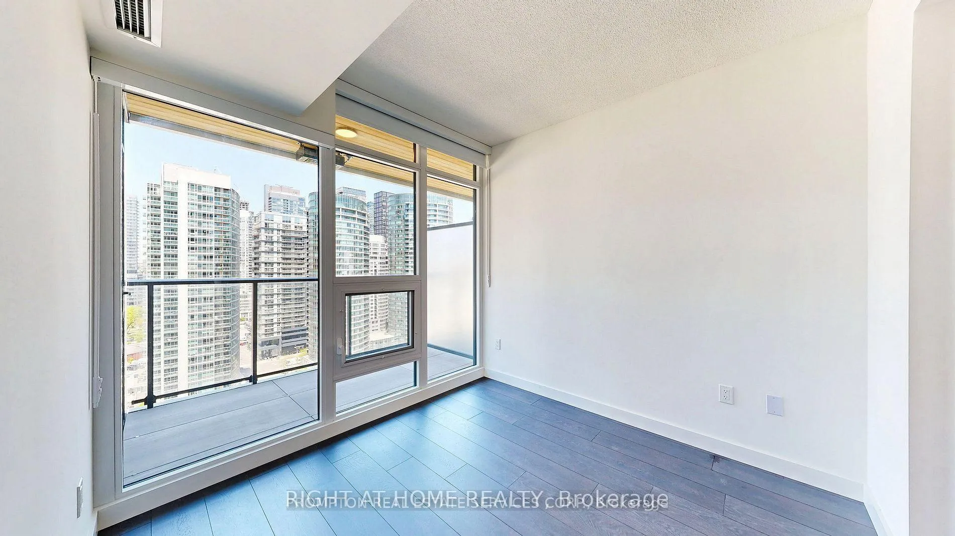 Photo 16 of Unit 2815, 1 Concord Cityplace Way, Toronto, Waterfront Communities — HOMEH