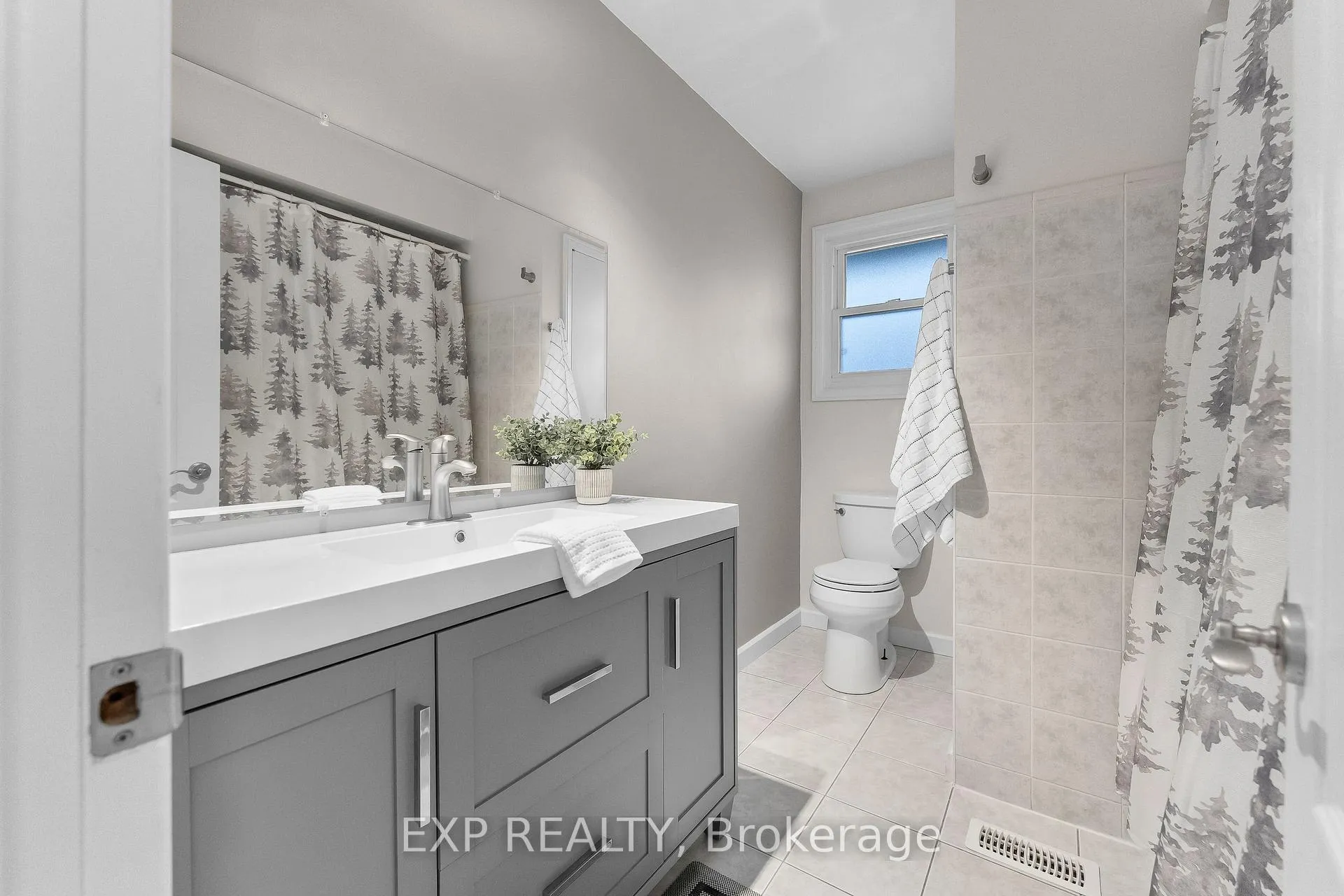 Photo 23 of 7260 Casey Street, Niagara Falls, Casey — HOMEH