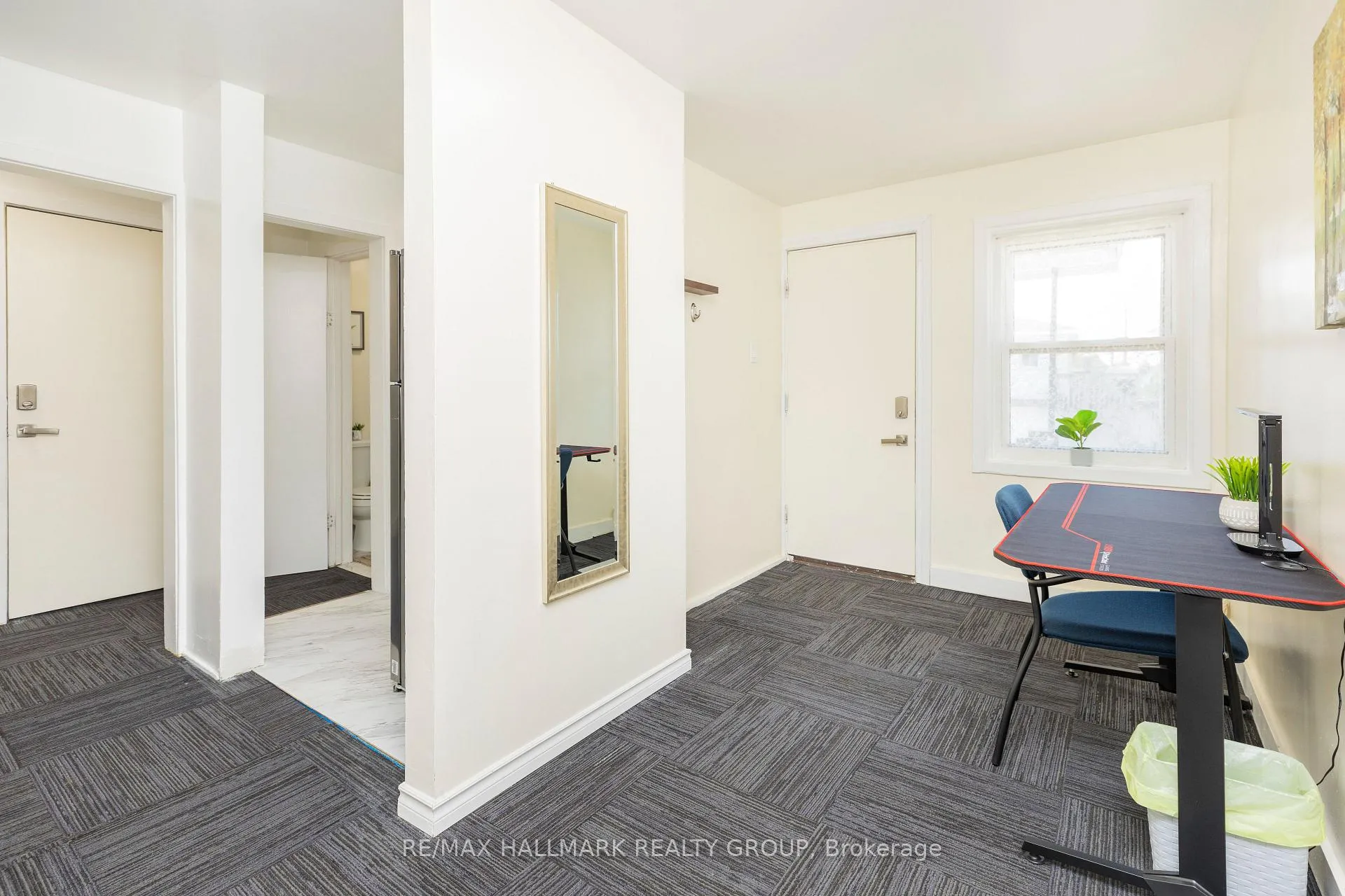 Photo 5 of Unit 1, 462 Bronson Avenue, Ottawa, West Centre Town — HOMEH