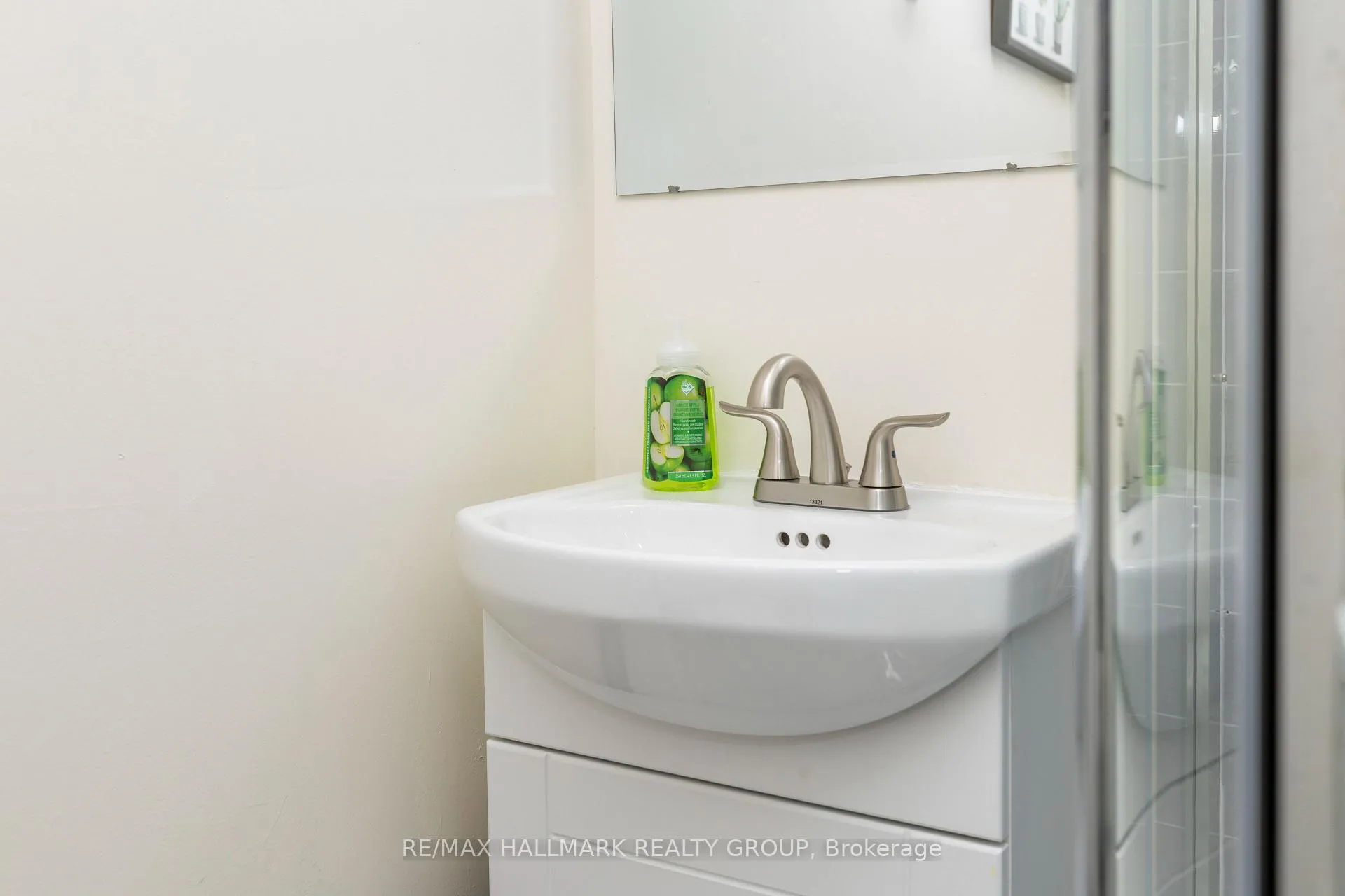 Photo 18 of Unit 1, 462 Bronson Avenue, Ottawa, West Centre Town — HOMEH