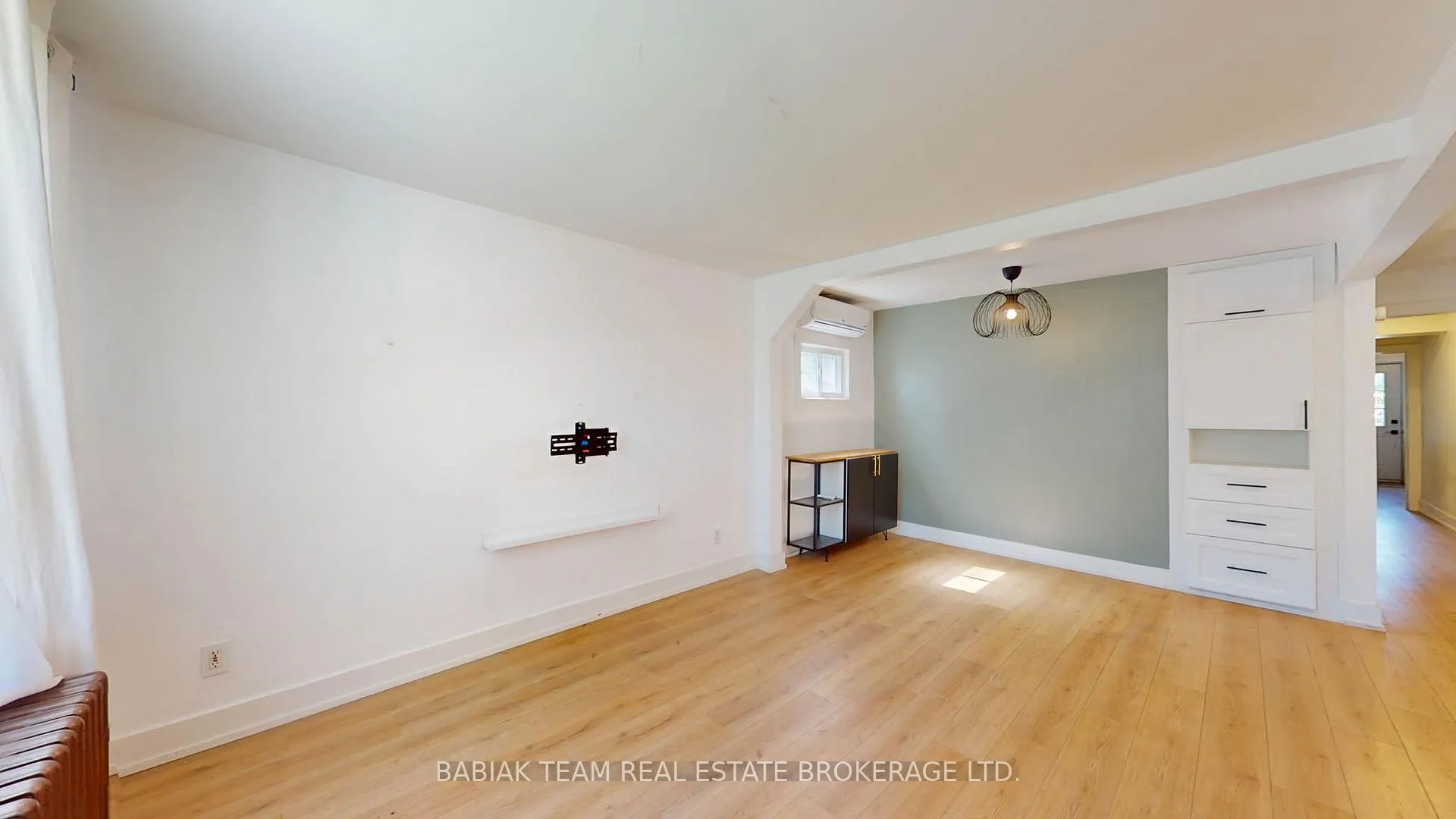 Photo 4 of 40 Alexander Street, Etobicoke, Mimico — HOMEH
