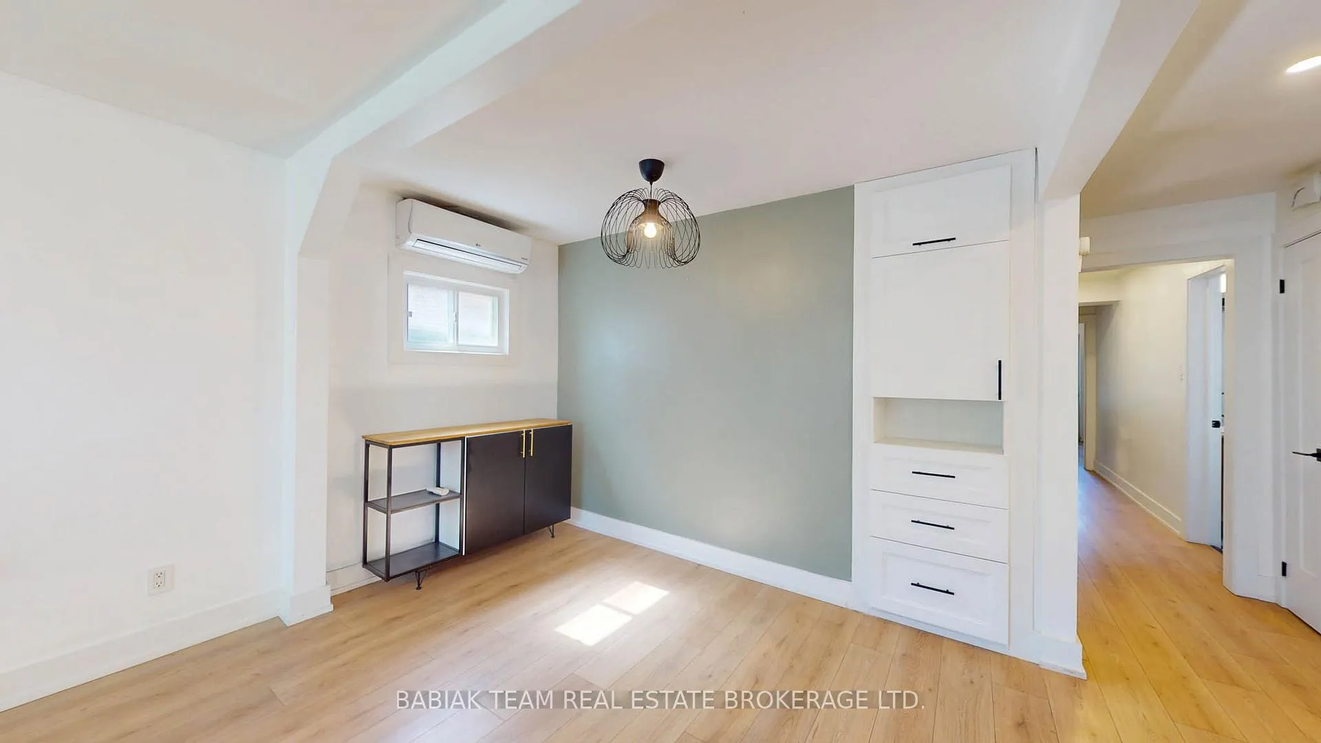 Photo 9 of 40 Alexander Street, Etobicoke, Mimico — HOMEH