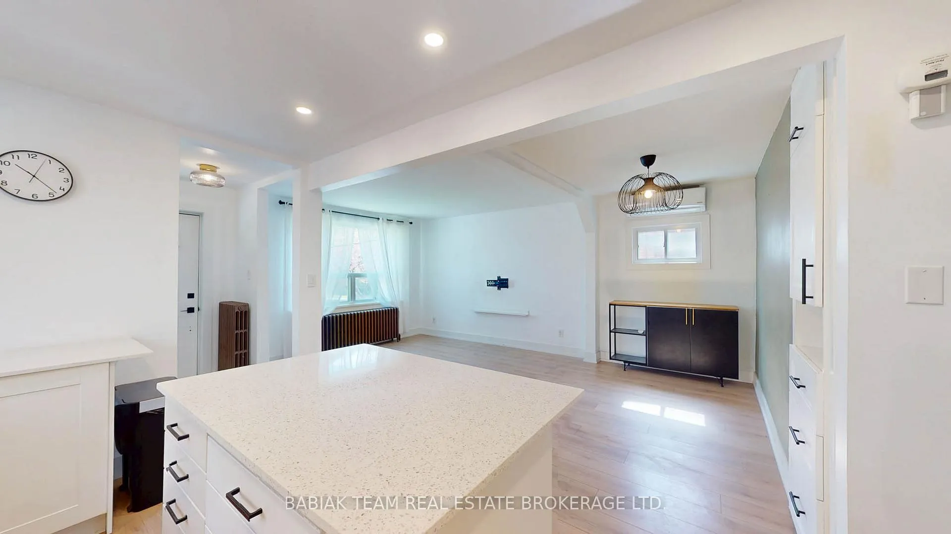 Photo 13 of 40 Alexander Street, Etobicoke, Mimico — HOMEH