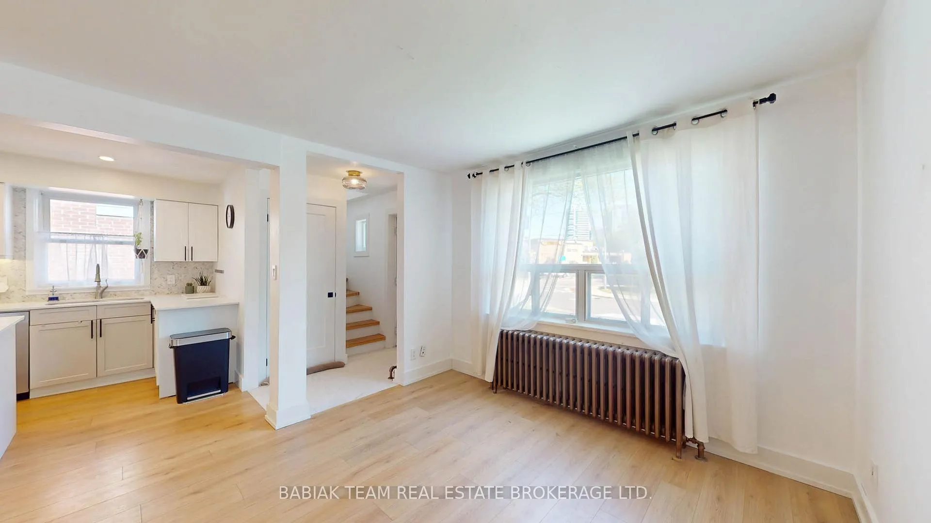 Photo 17 of 40 Alexander Street, Etobicoke, Mimico — HOMEH