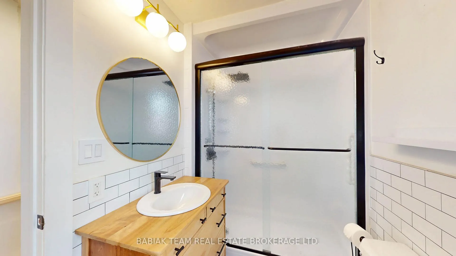 Photo 21 of 40 Alexander Street, Etobicoke, Mimico — HOMEH