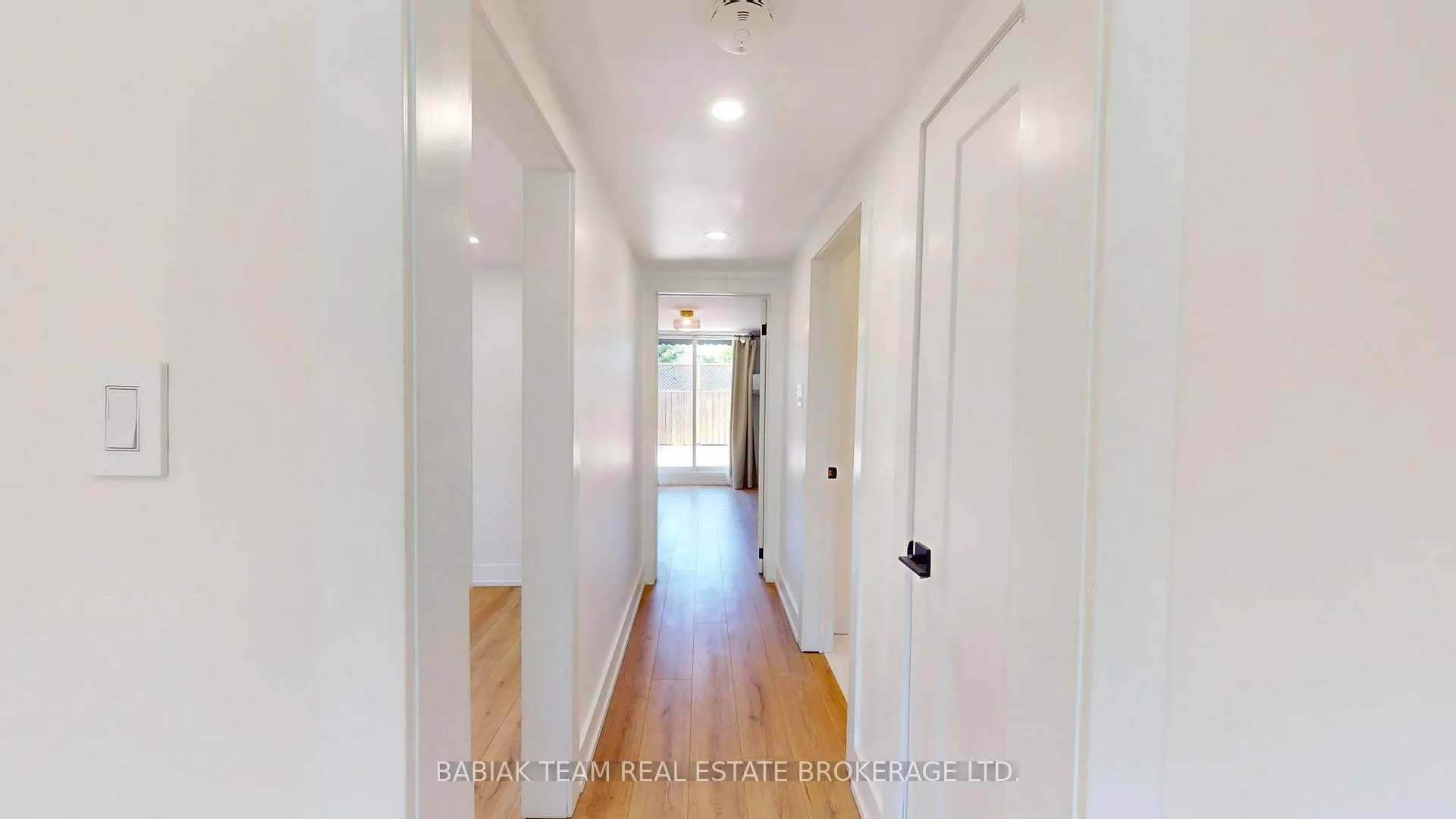 Photo 34 of 40 Alexander Street, Etobicoke, Mimico — HOMEH
