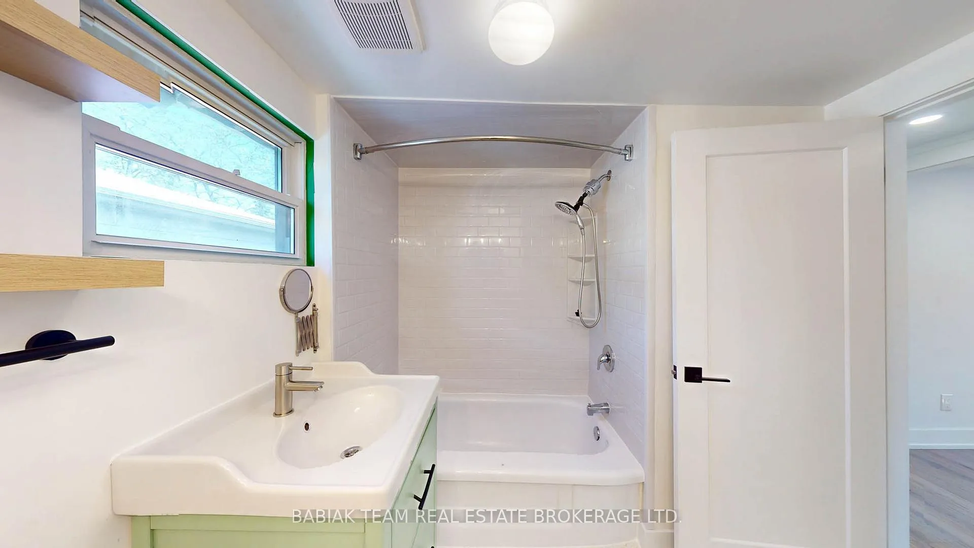 Photo 37 of 40 Alexander Street, Etobicoke, Mimico — HOMEH