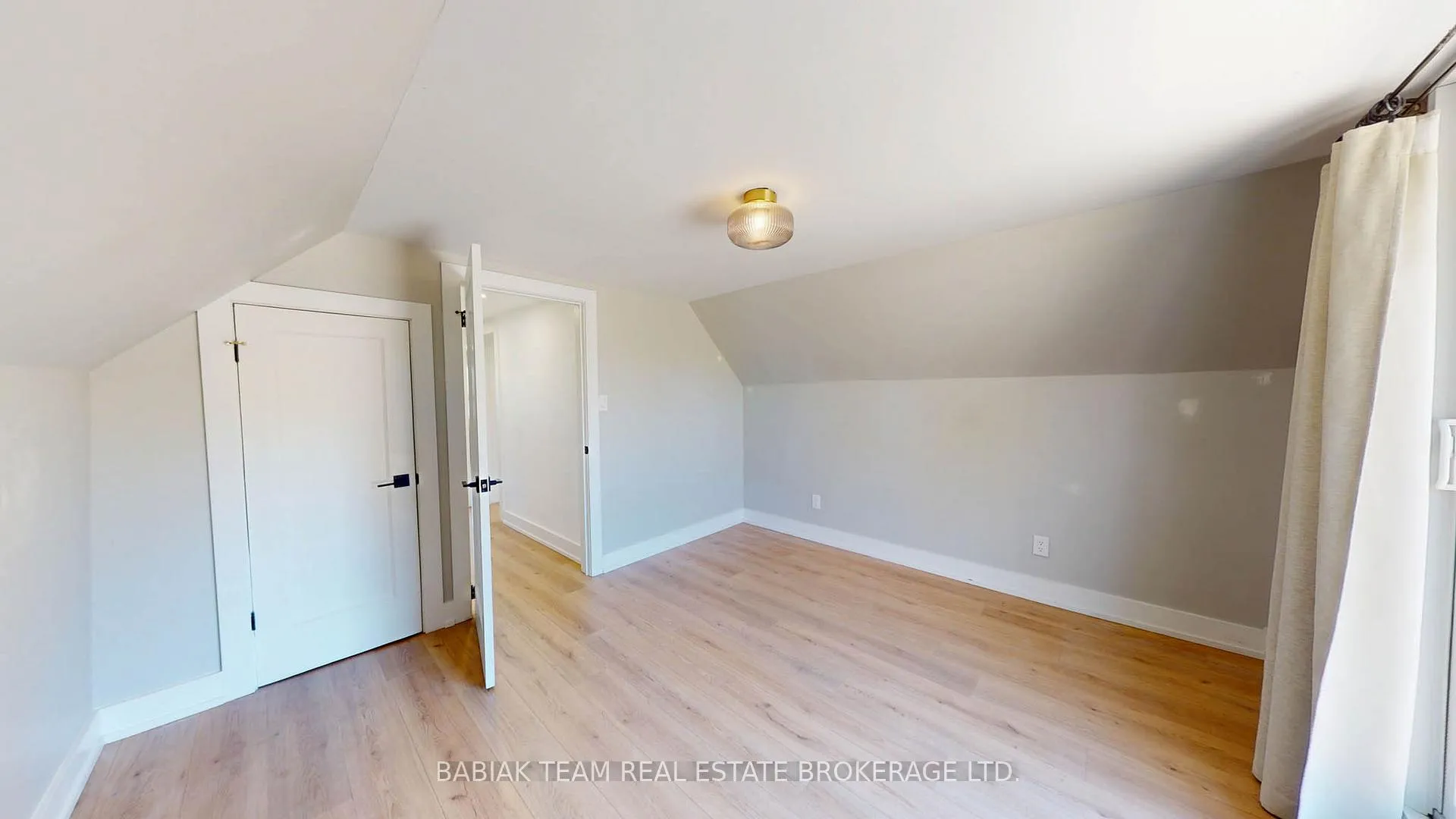 Photo 38 of 40 Alexander Street, Etobicoke, Mimico — HOMEH