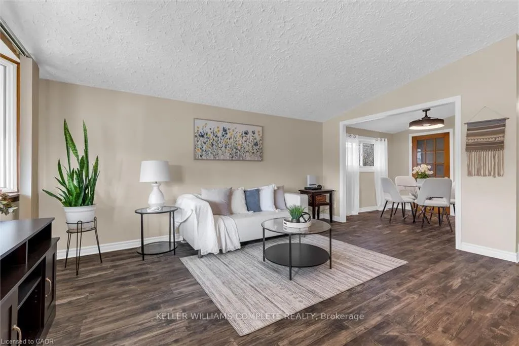 Photo 4 of 77 Lawfield Drive, Hamilton, Lawfield — HOMEH