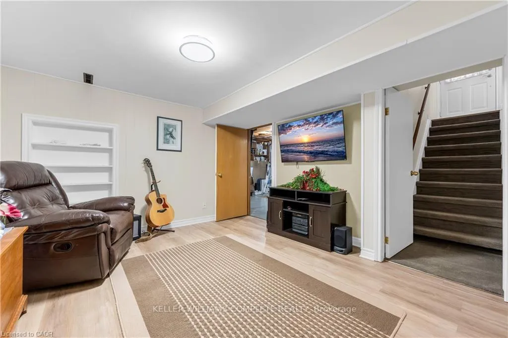 Photo 14 of 77 Lawfield Drive, Hamilton, Lawfield — HOMEH