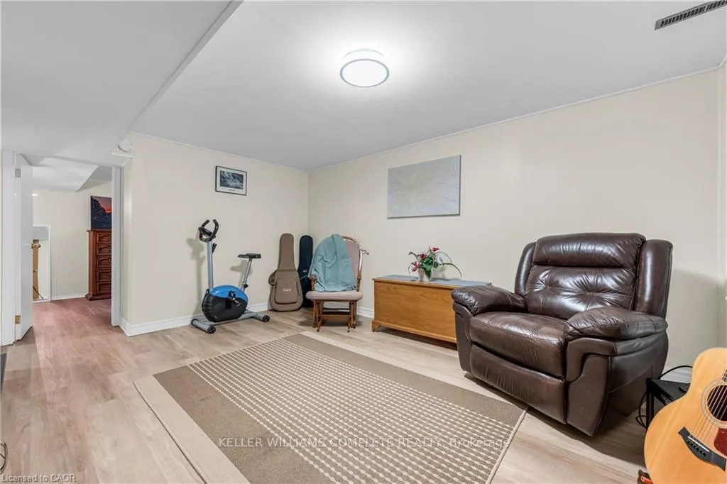 Photo 15 of 77 Lawfield Drive, Hamilton, Lawfield — HOMEH