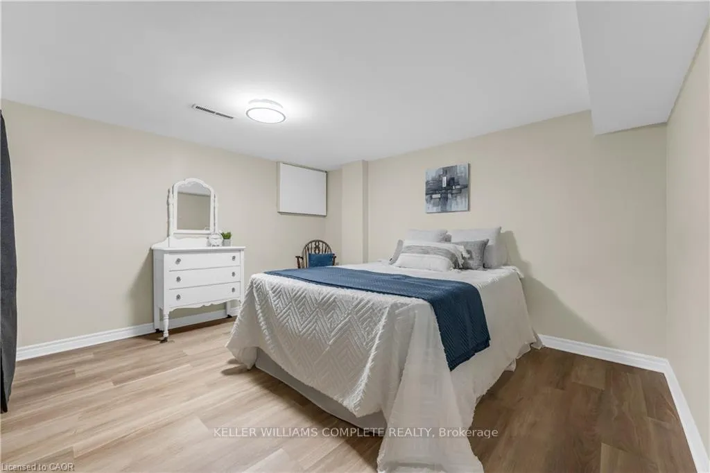 Photo 18 of 77 Lawfield Drive, Hamilton, Lawfield — HOMEH