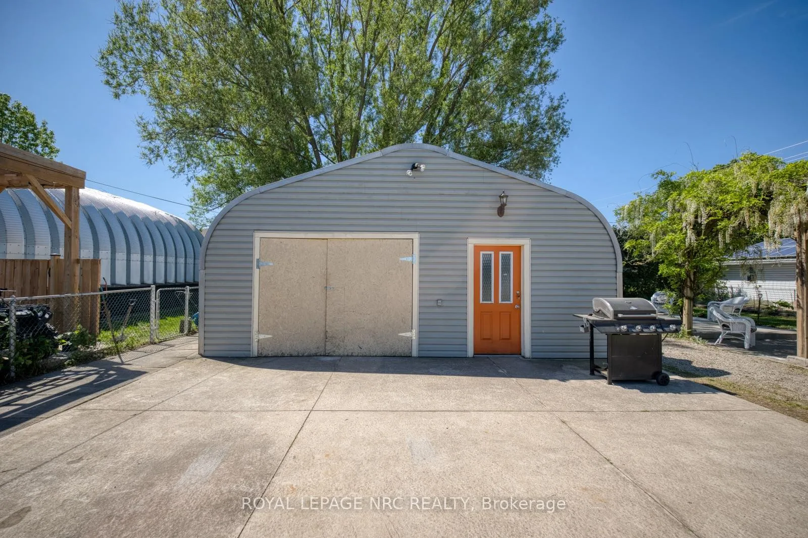 Photo 5 of 17 Huron Street, Welland, Dain City — HOMEH