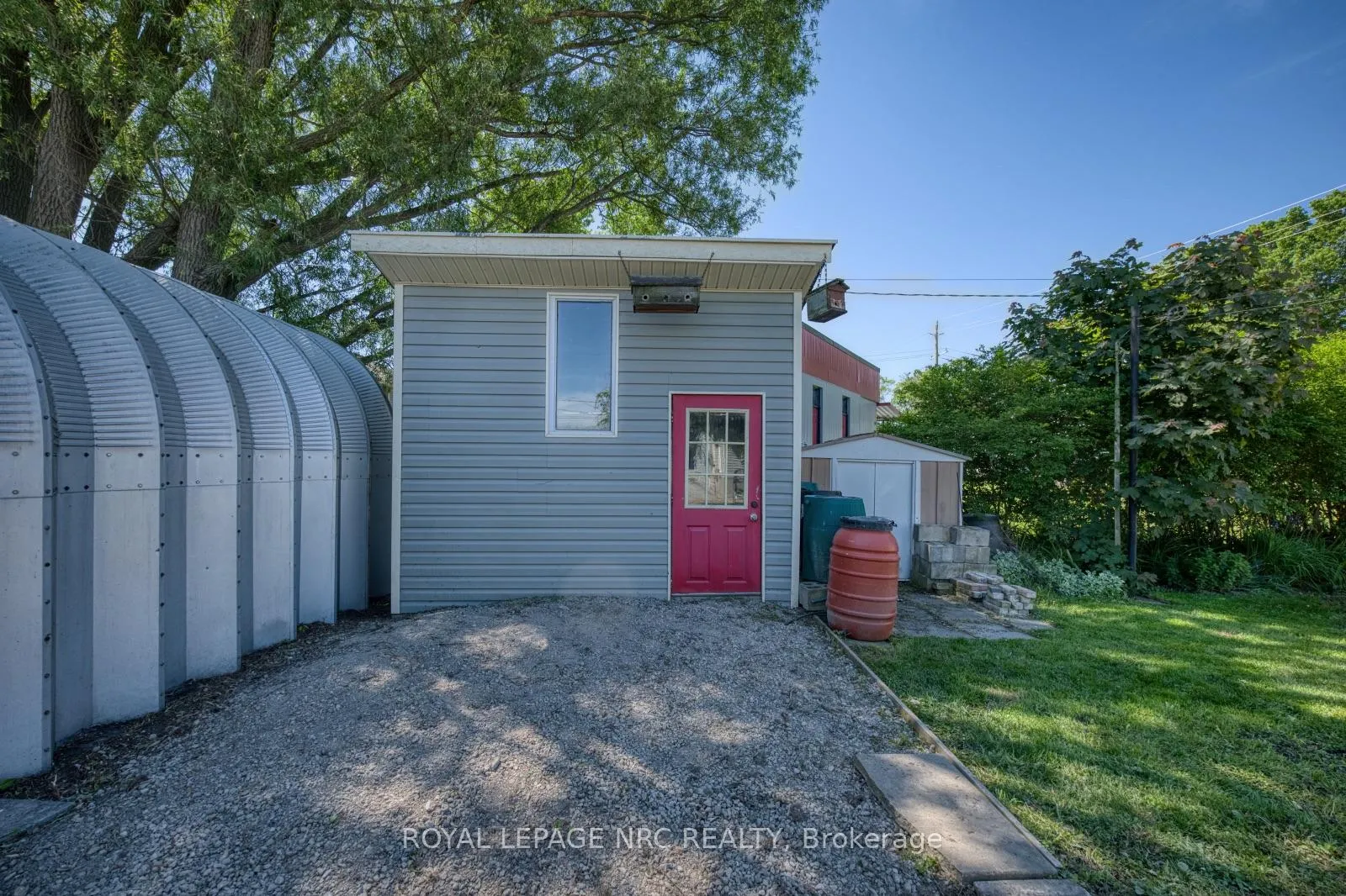 Photo 32 of 17 Huron Street, Welland, Dain City — HOMEH